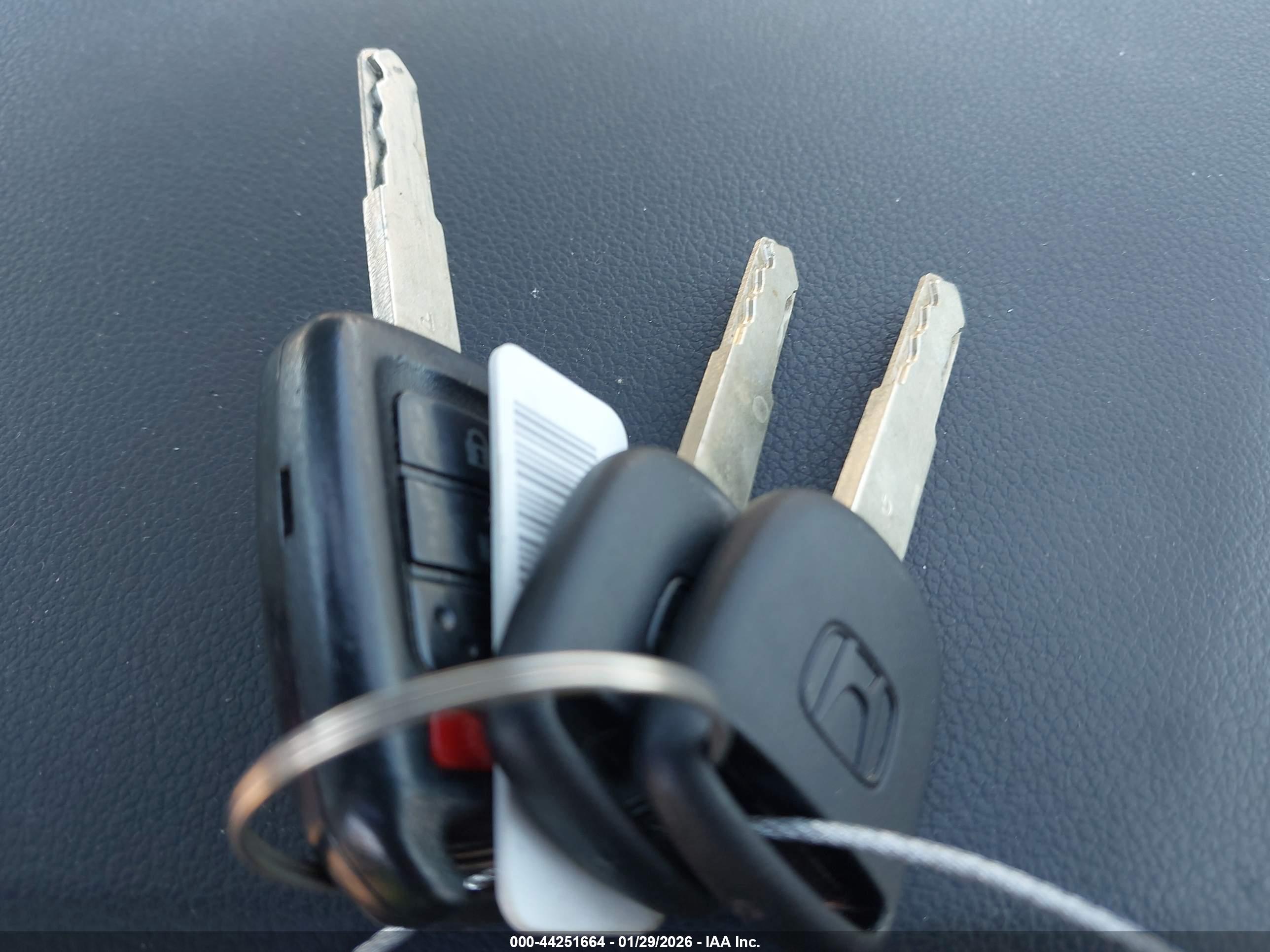 HONDA CR-V image 11