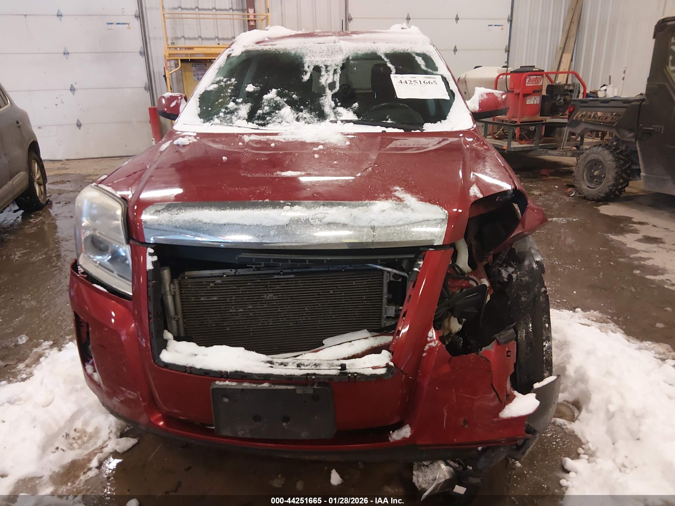 GMC TERRAIN image 6