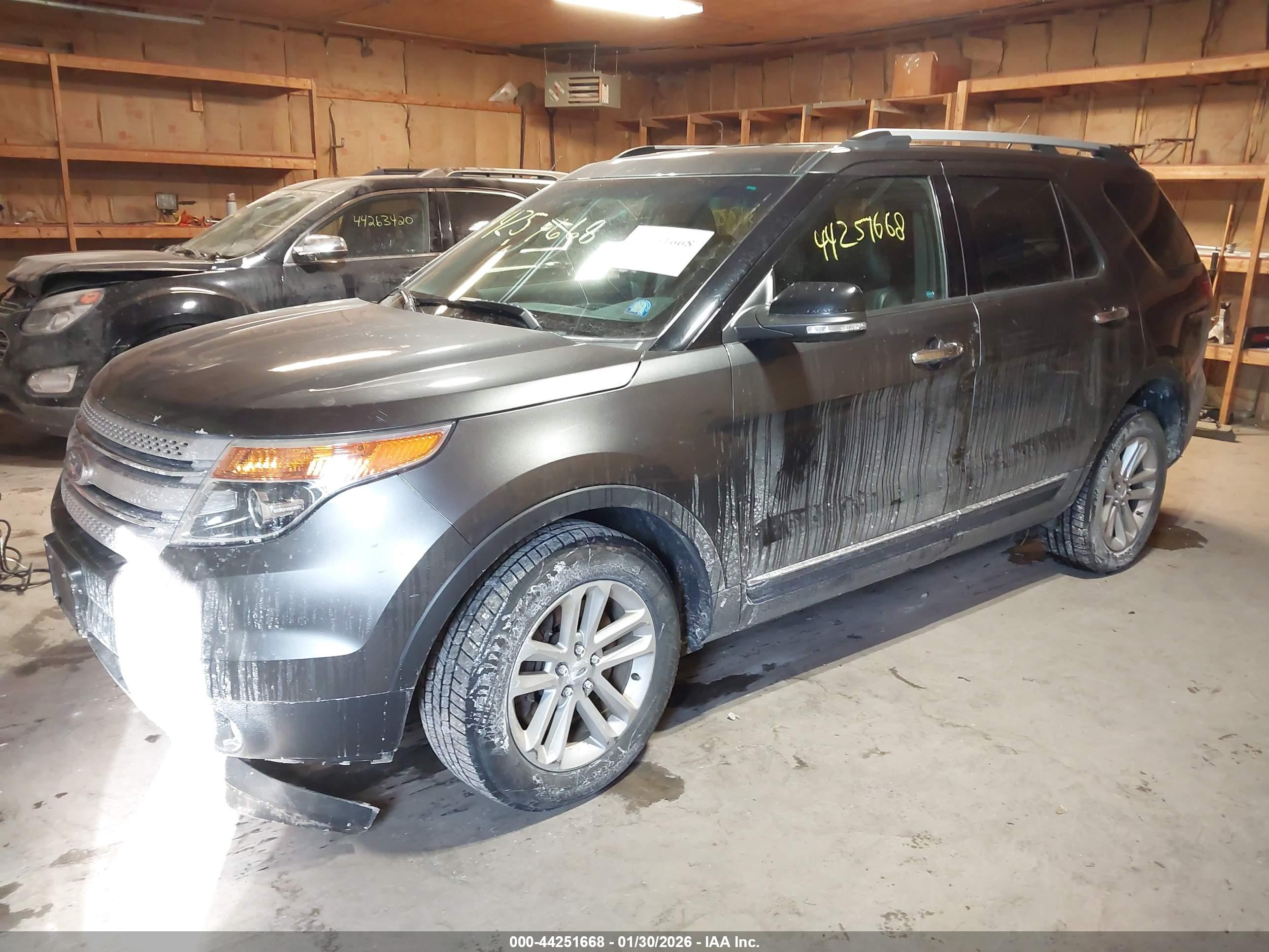 FORD EXPLORER image 2