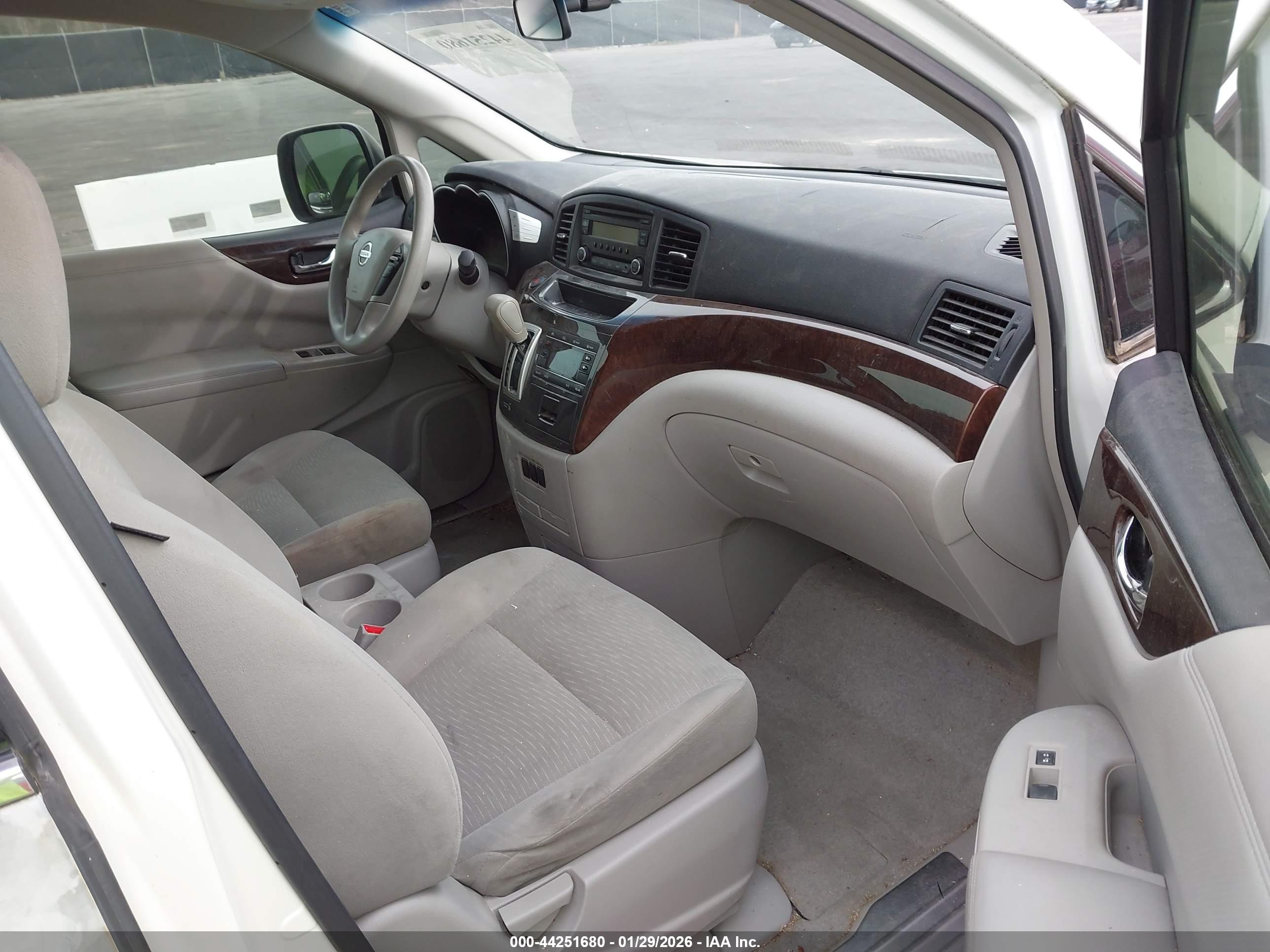NISSAN QUEST image 5
