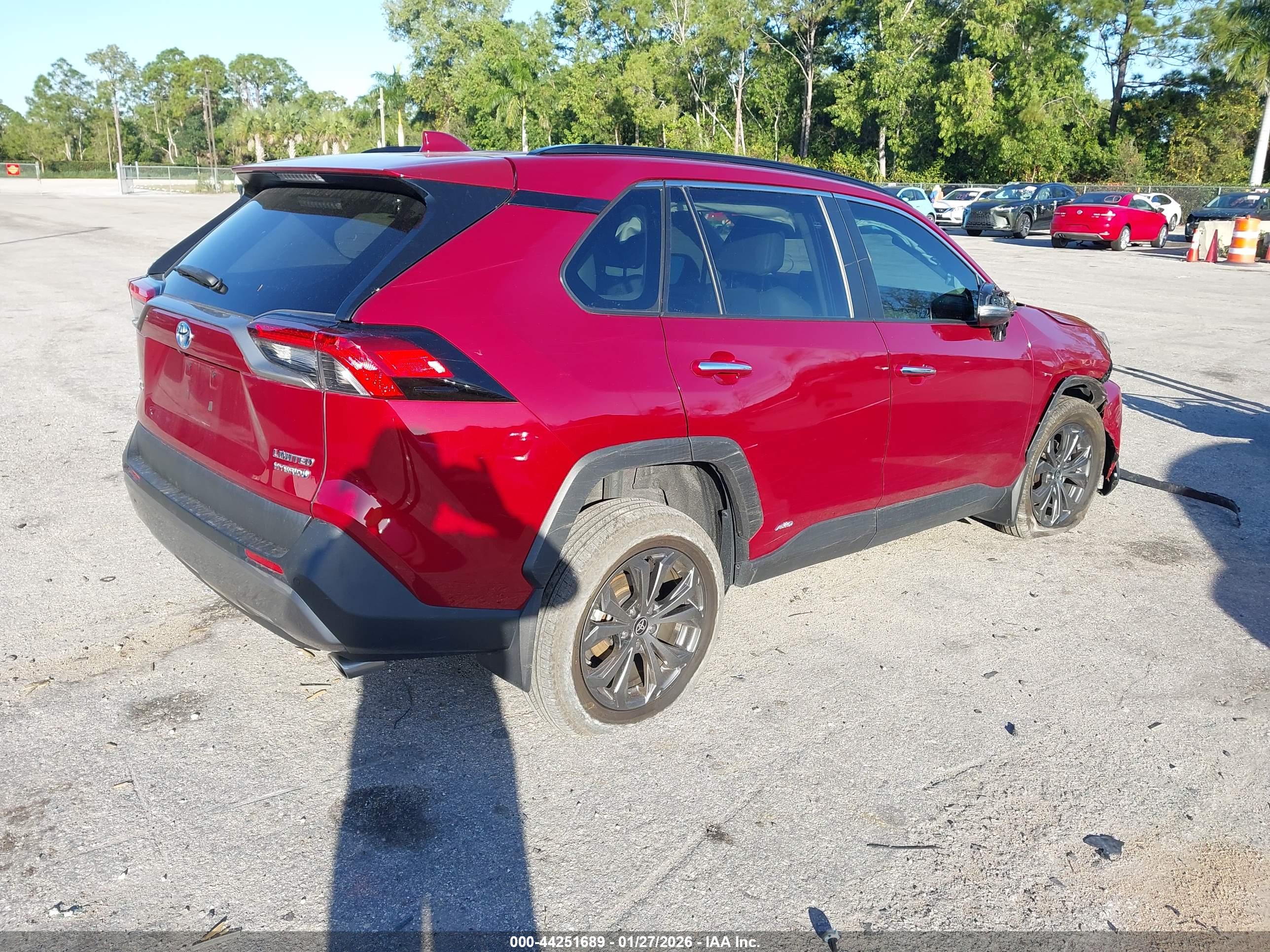 TOYOTA RAV4 image 4