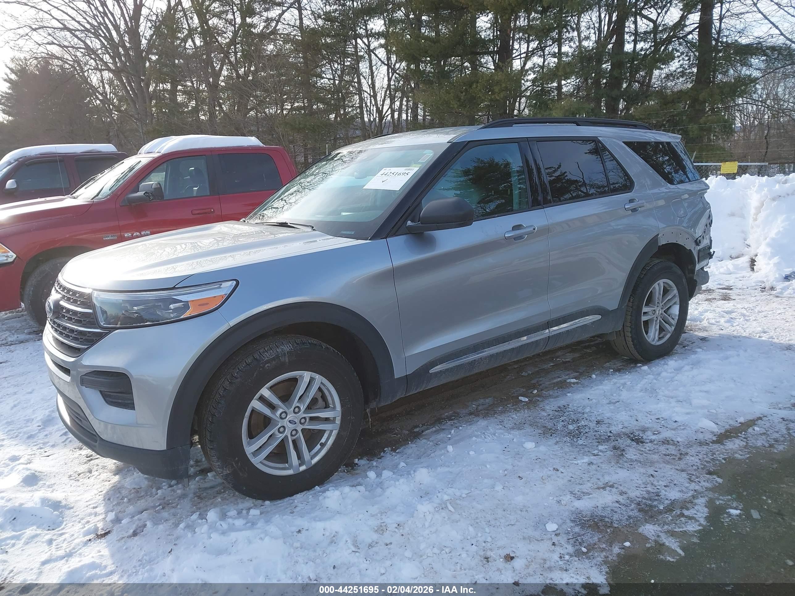 FORD EXPLORER image 2