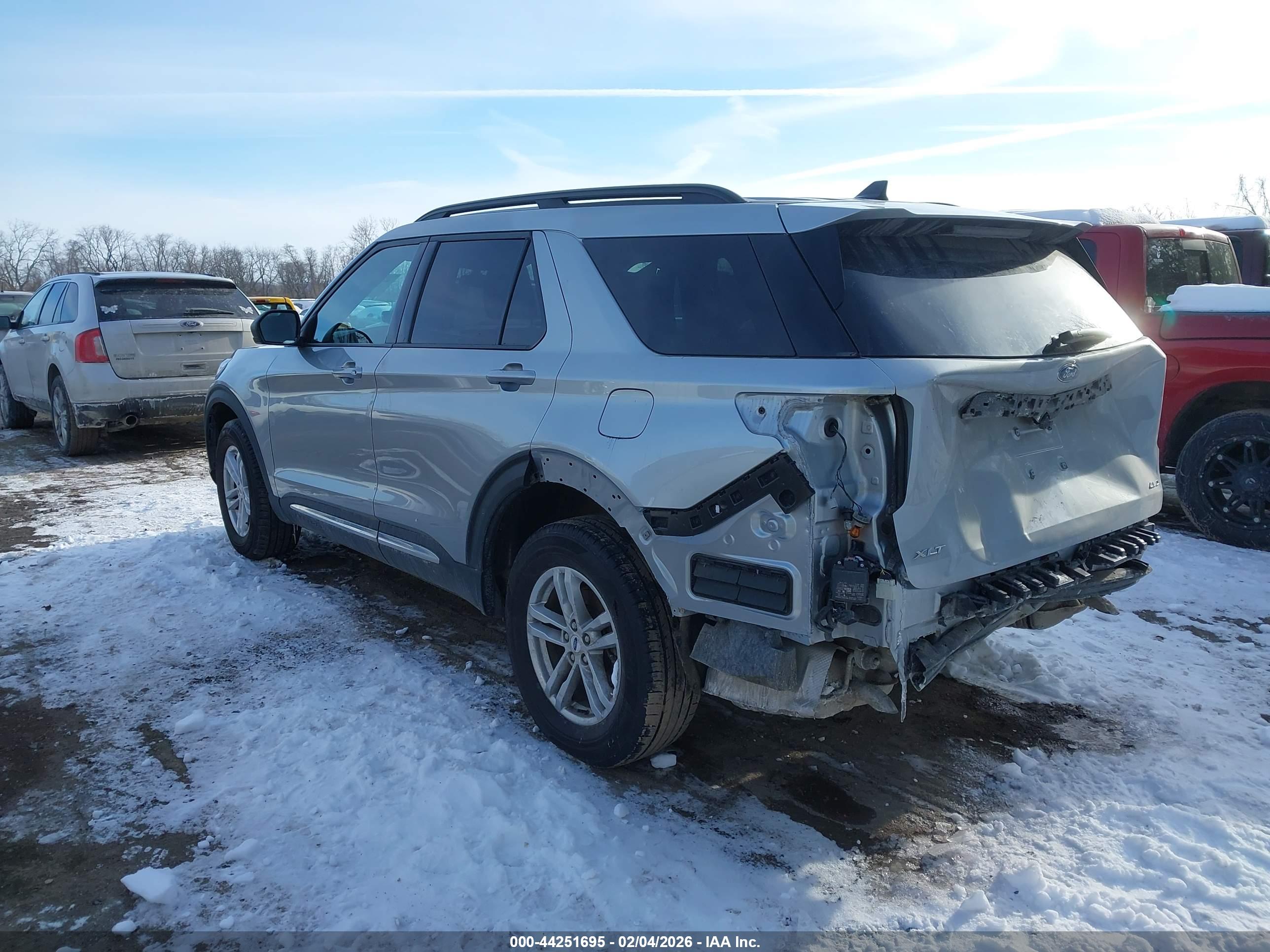 FORD EXPLORER image 3