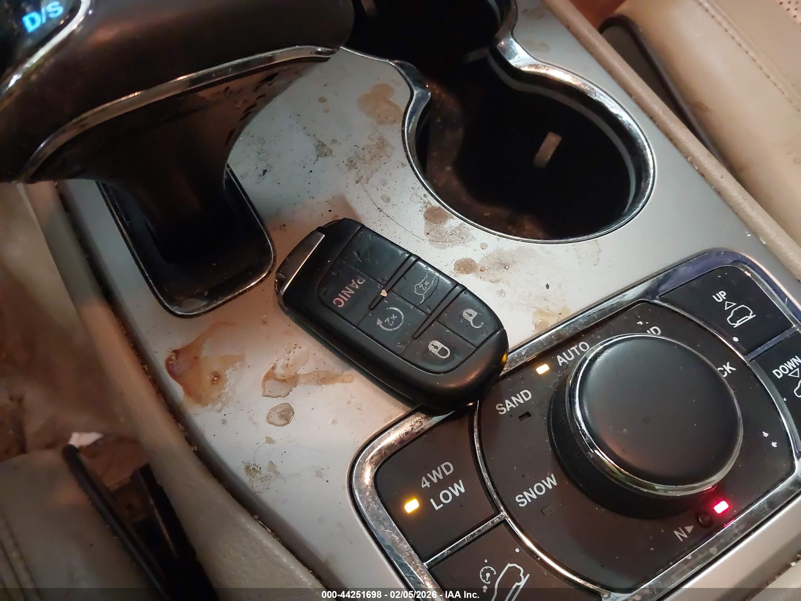 JEEP GRAND image 11