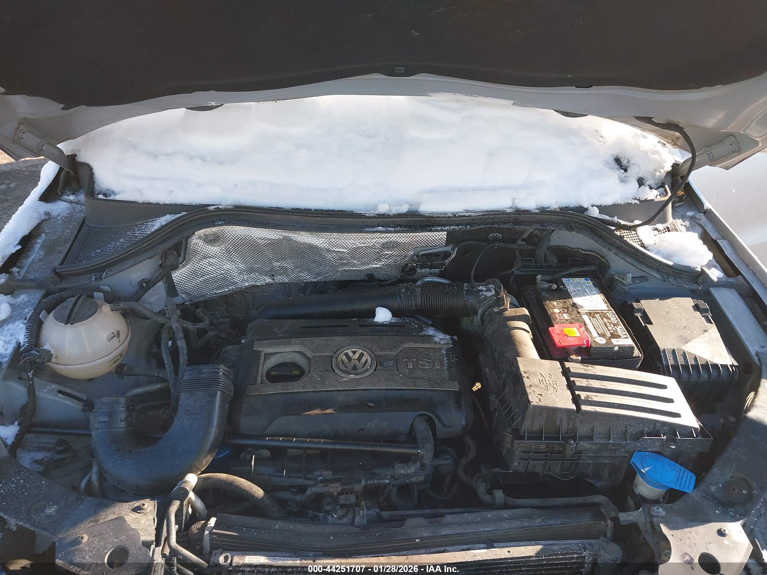 VOLKSWAGEN TIGUAN image 10