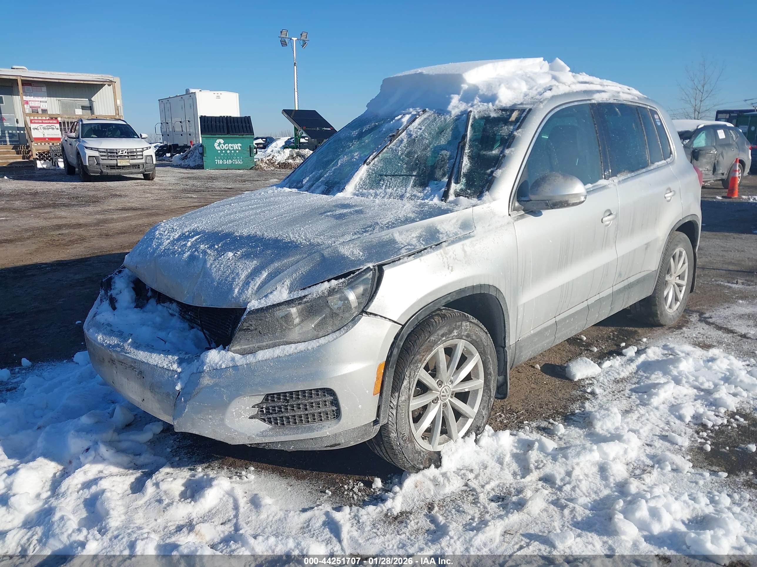 VOLKSWAGEN TIGUAN image 2