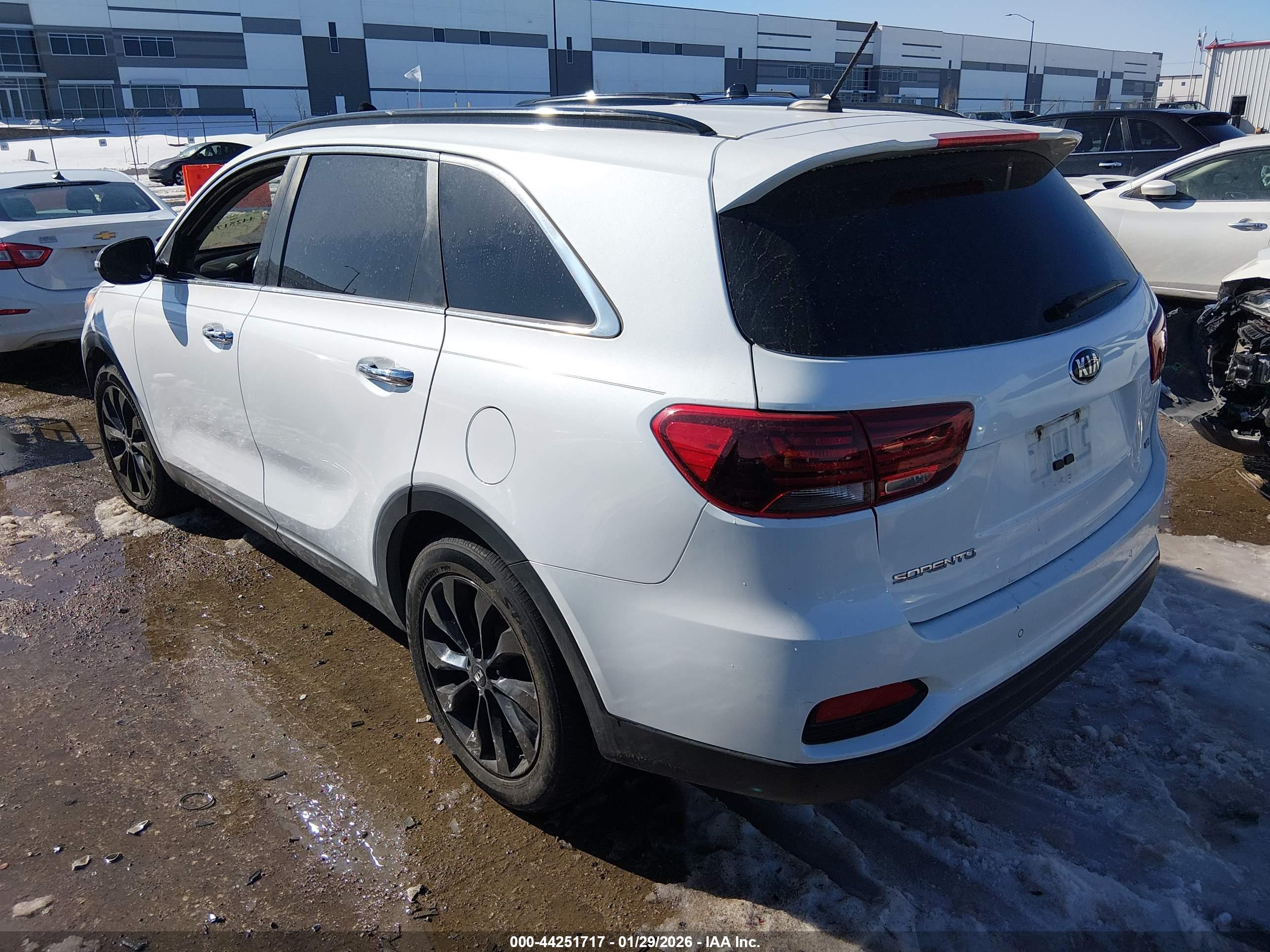 KIA SORENTO image 3