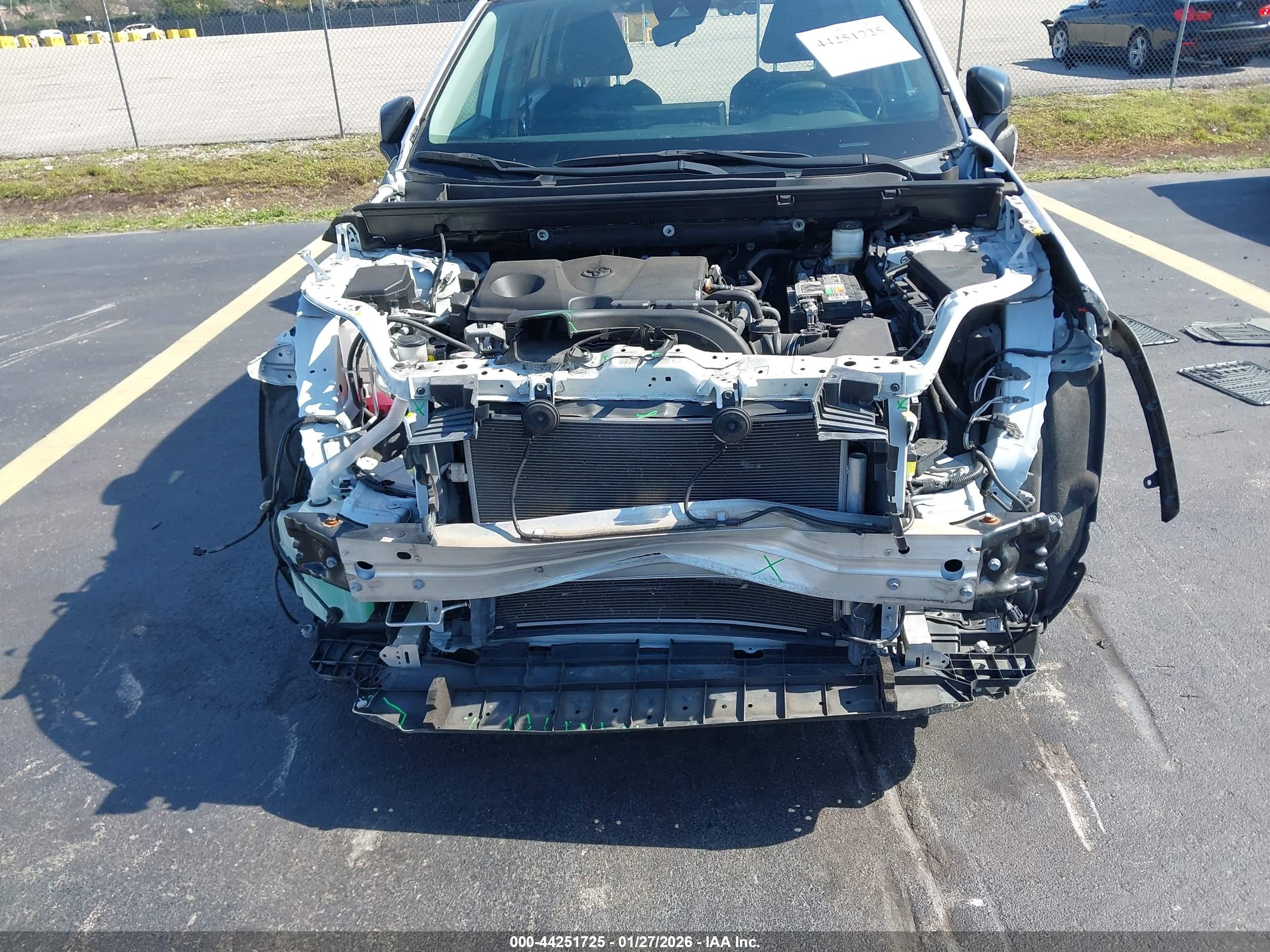 TOYOTA RAV4 image 6