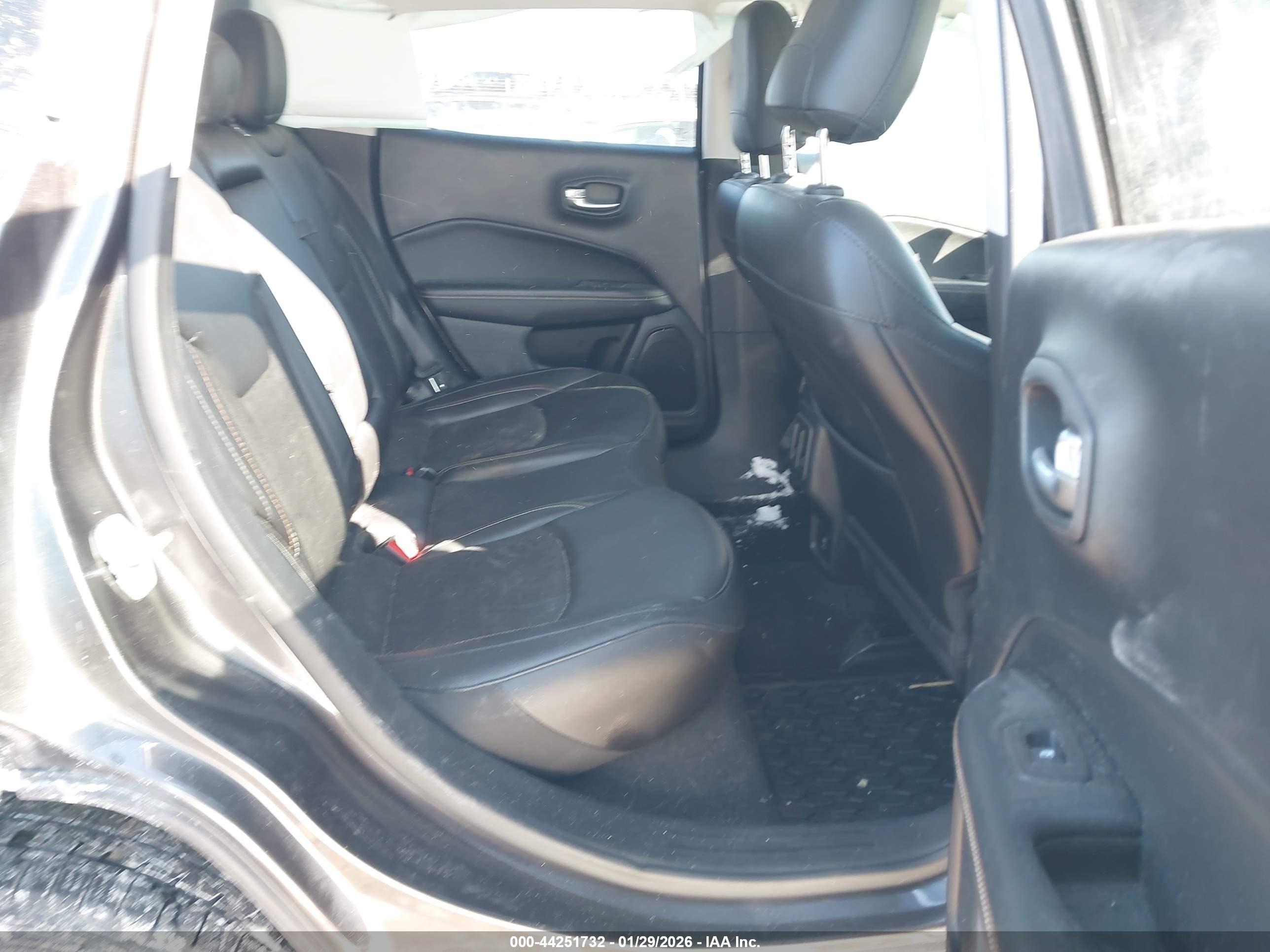 JEEP COMPASS image 8