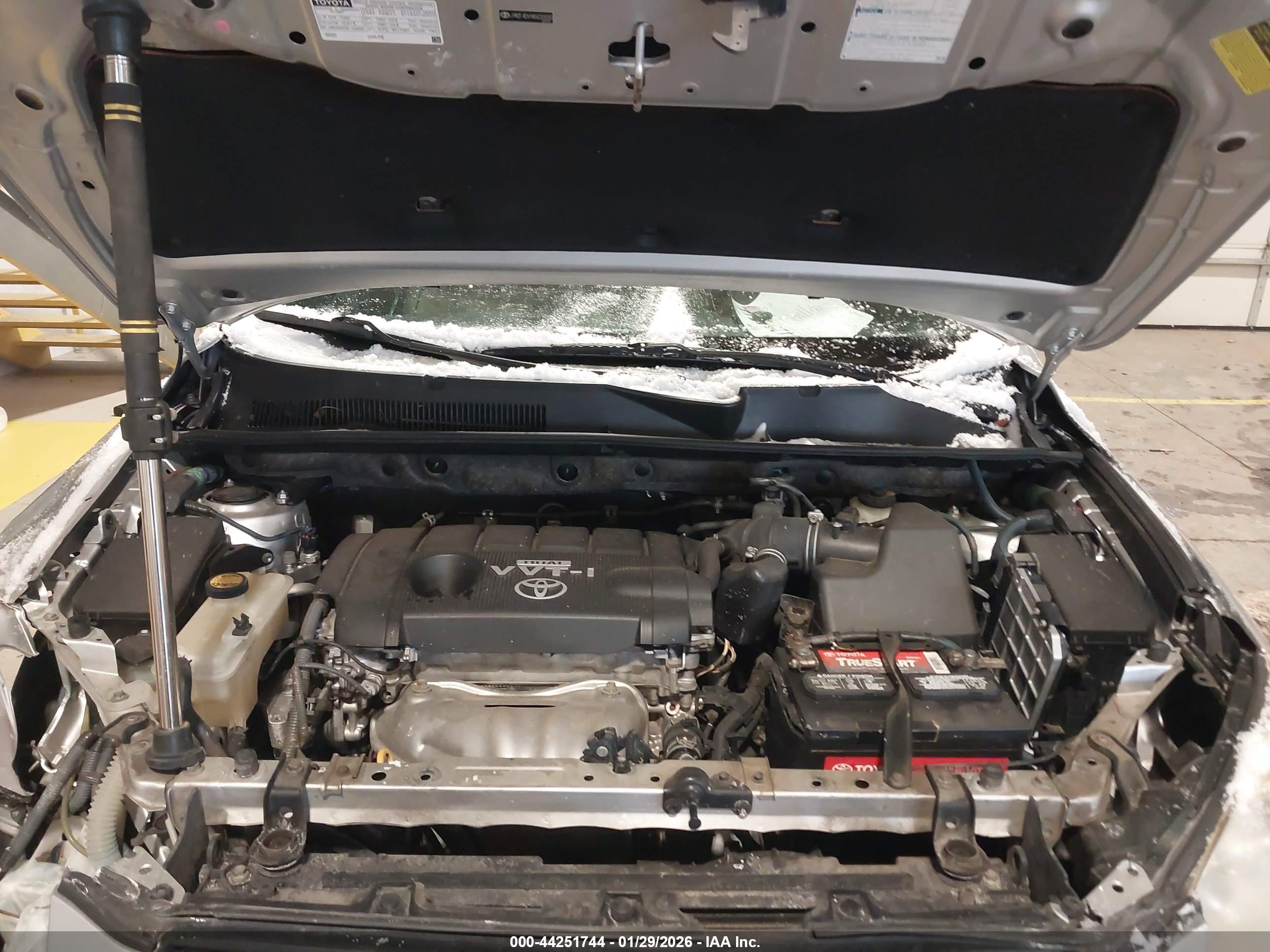 TOYOTA RAV4 image 10