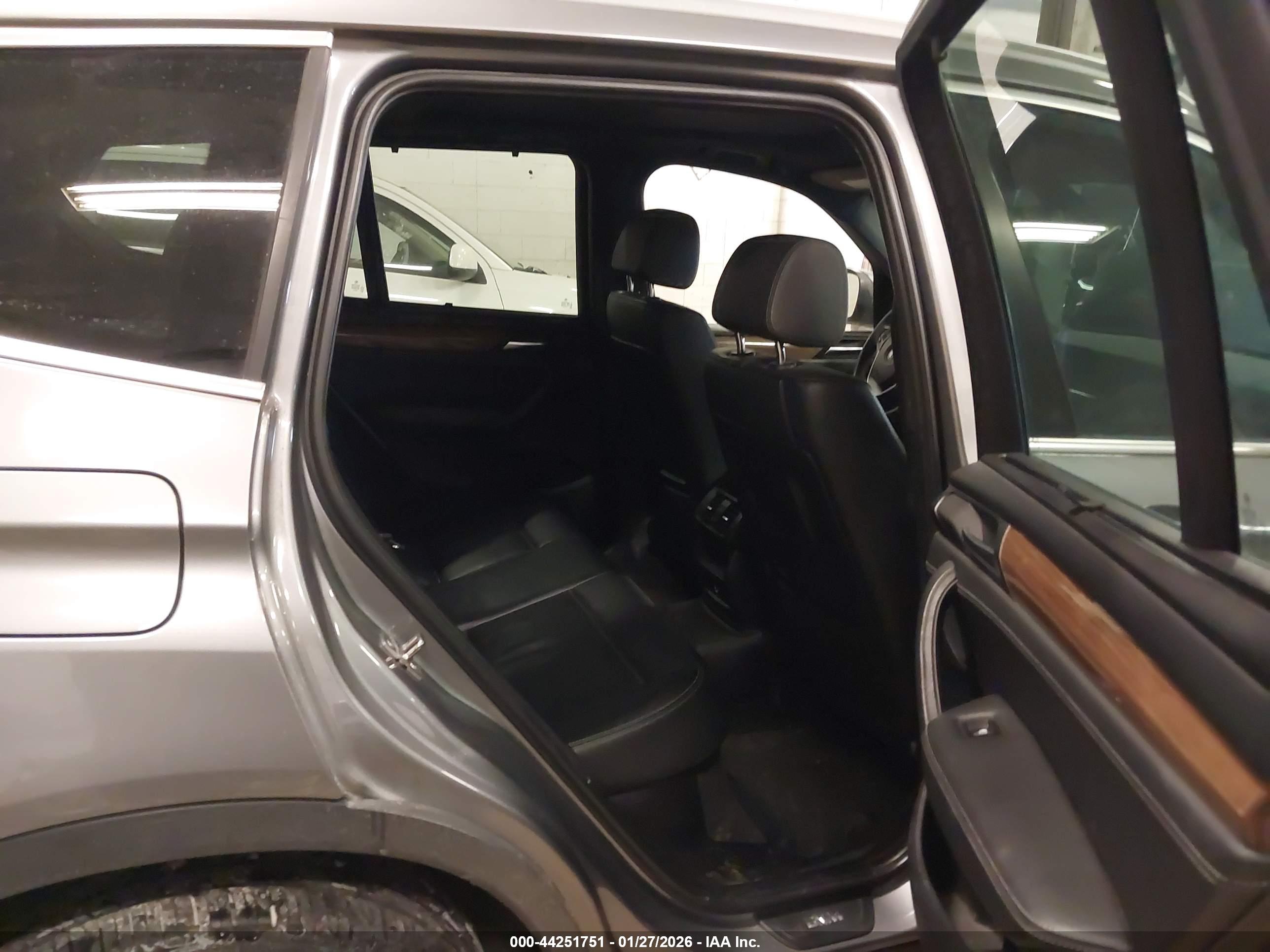 BMW X3 image 8