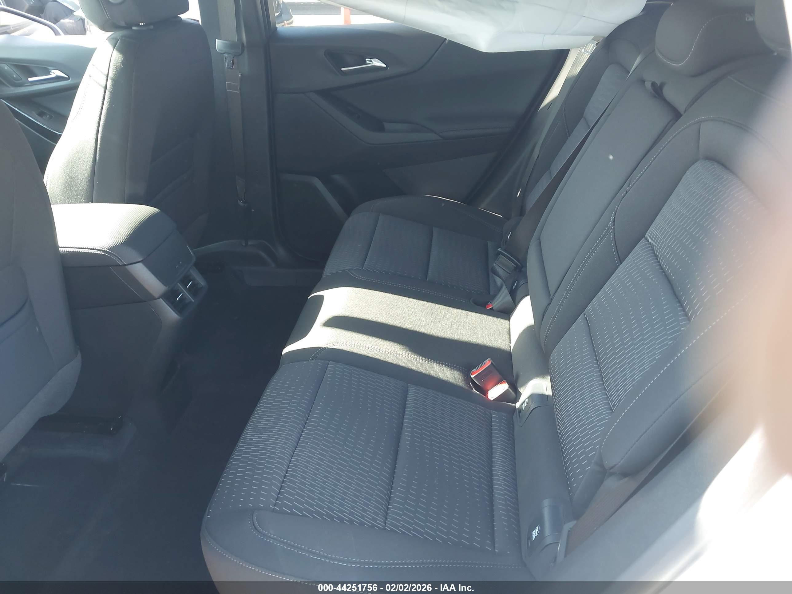 CHEVROLET EQUINOX image 8
