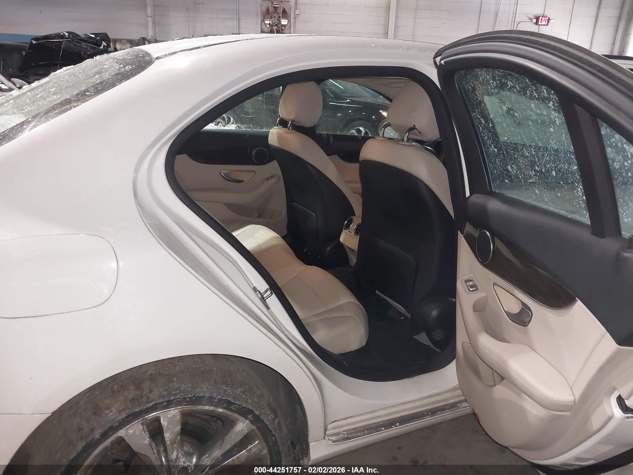 MERCEDES-BENZ C image 8