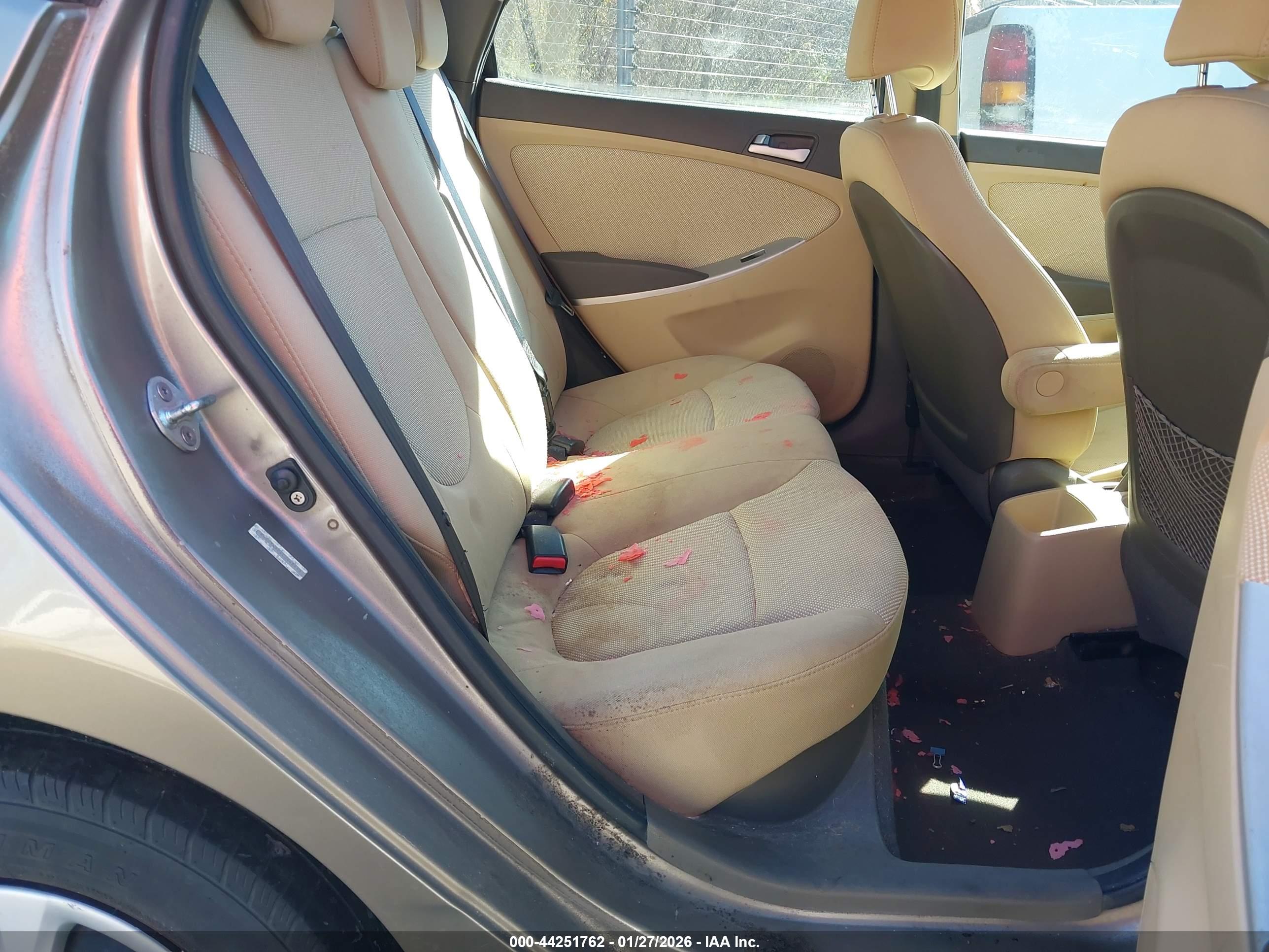 HYUNDAI ACCENT image 8