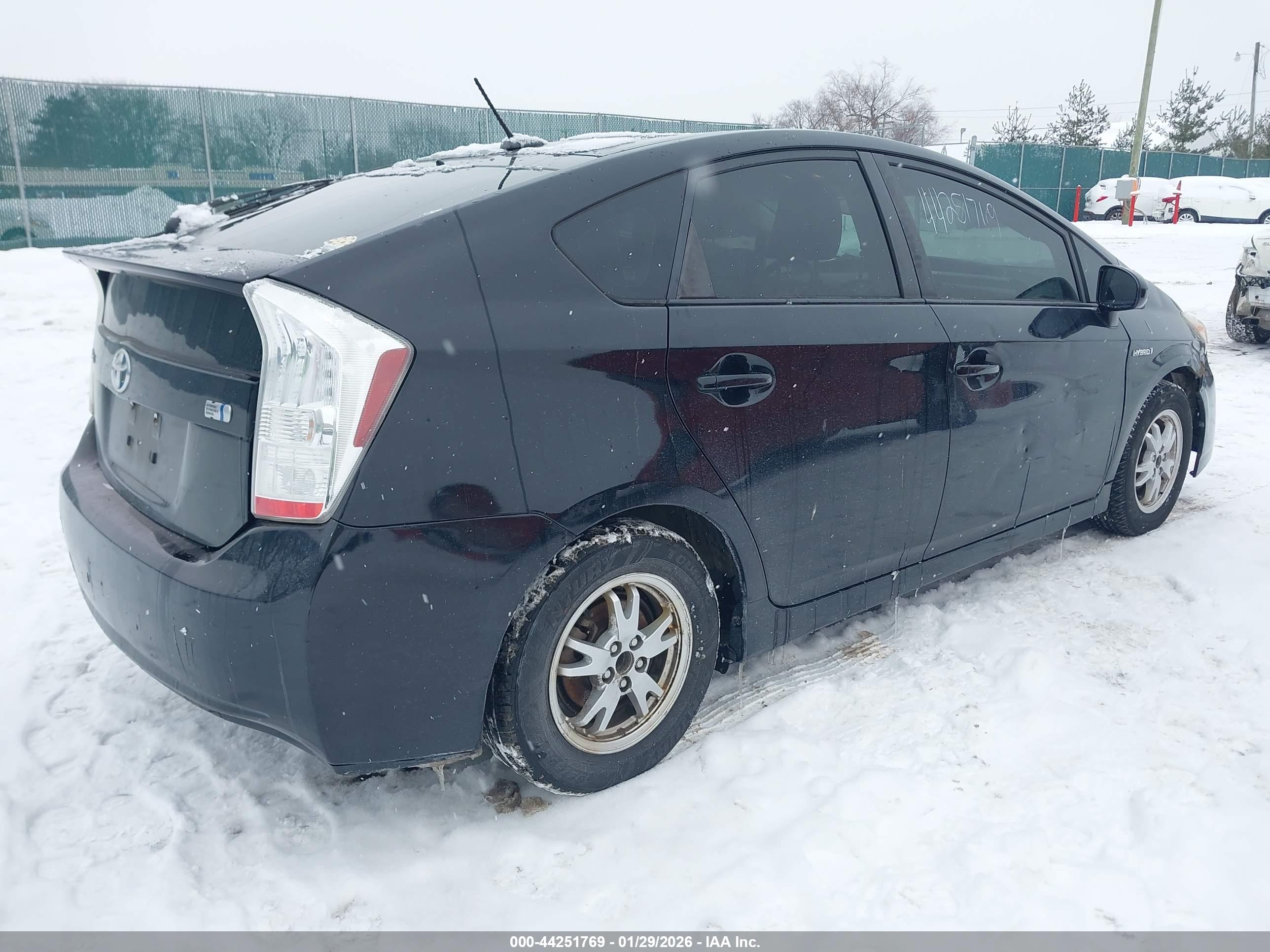 TOYOTA PRIUS image 4
