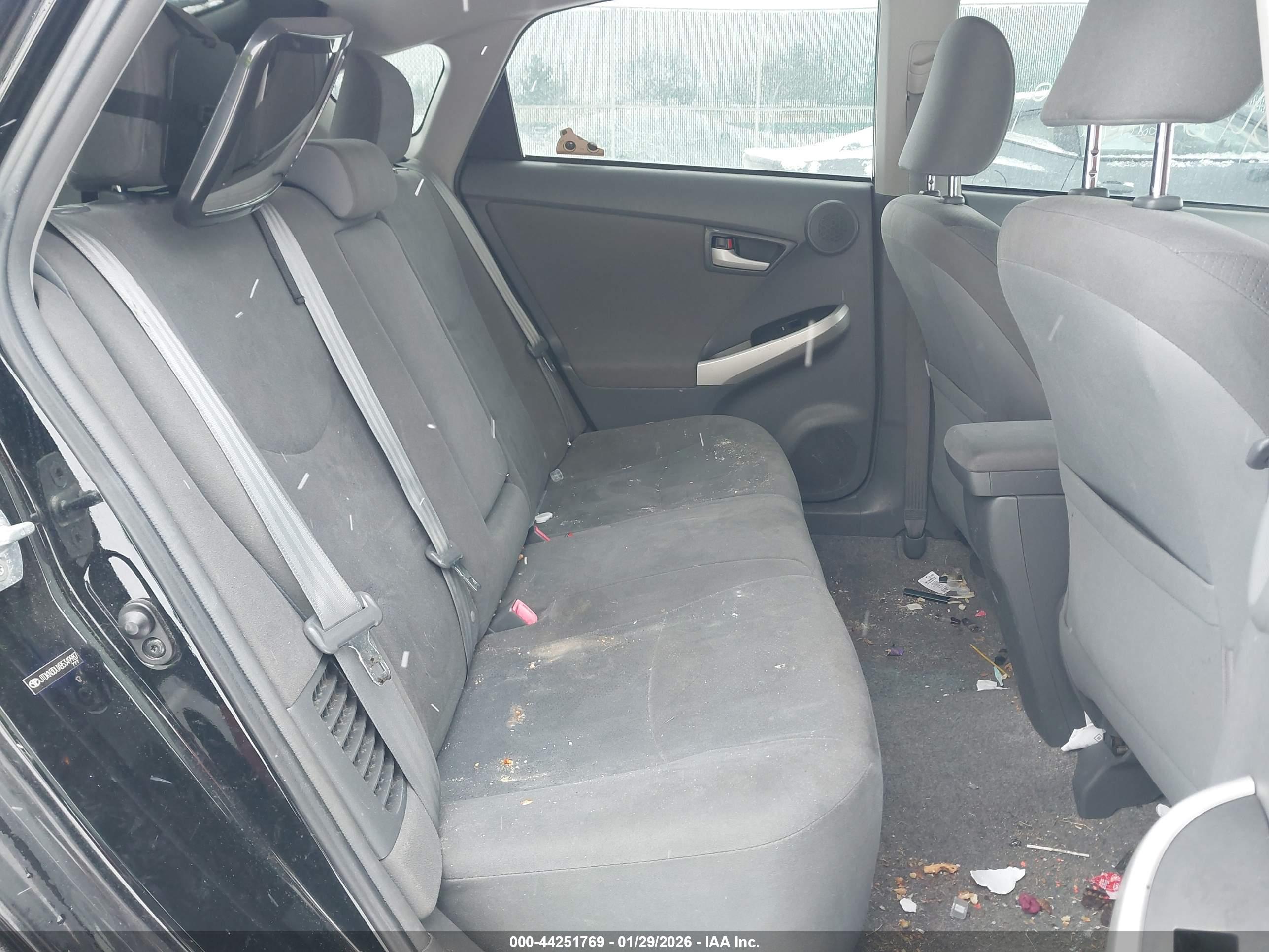 TOYOTA PRIUS image 8