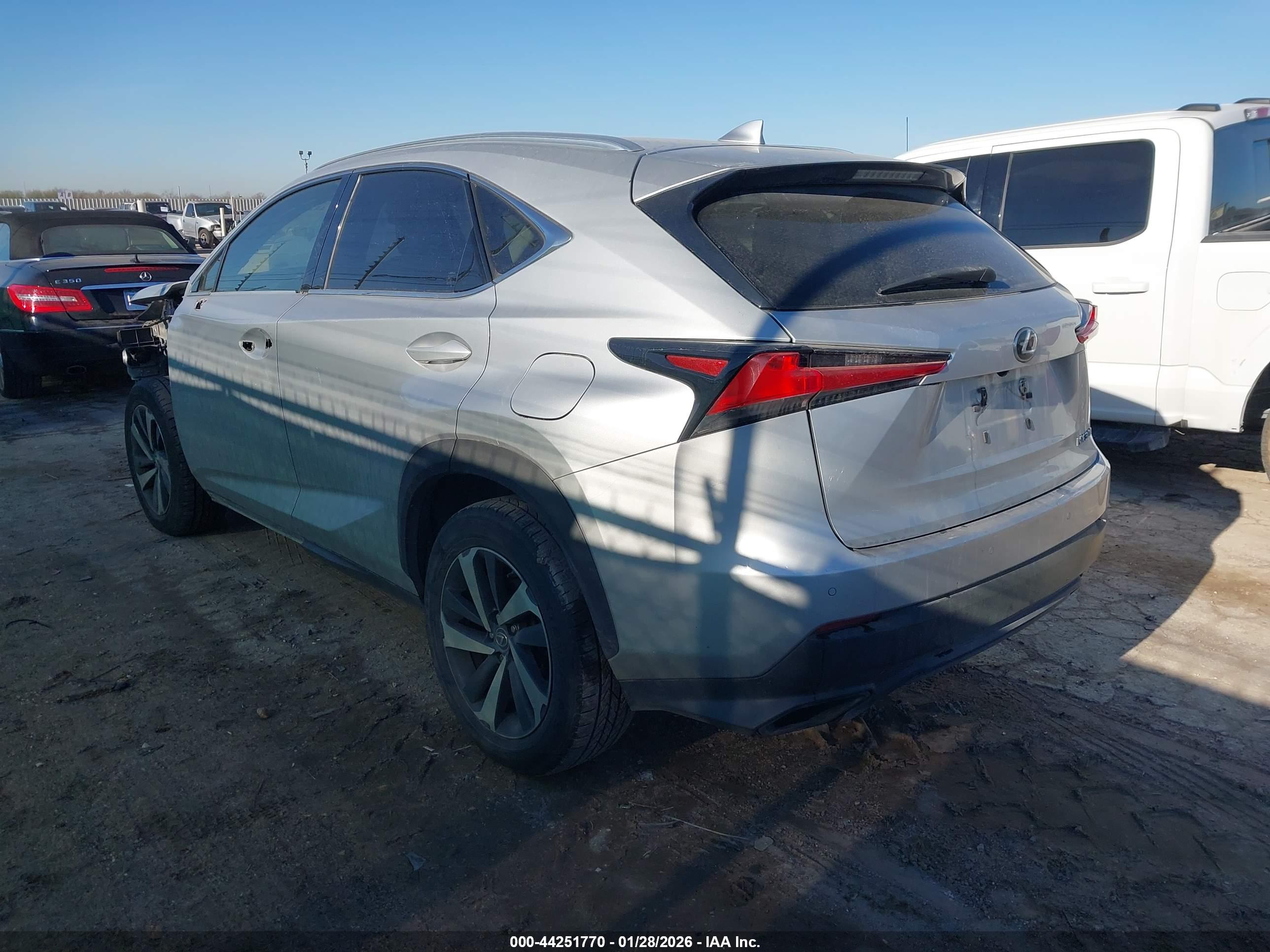 LEXUS NX image 3