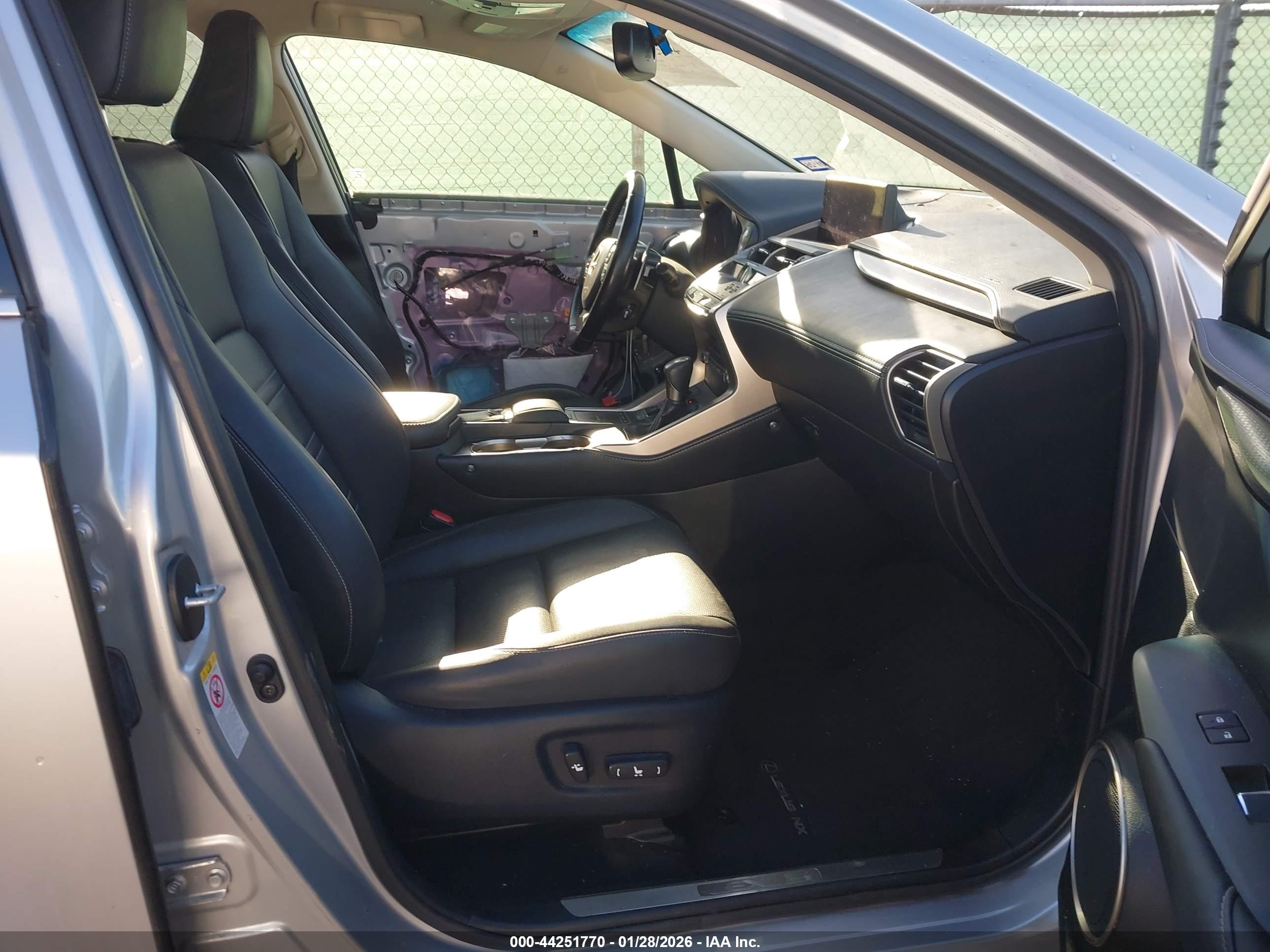 LEXUS NX image 5