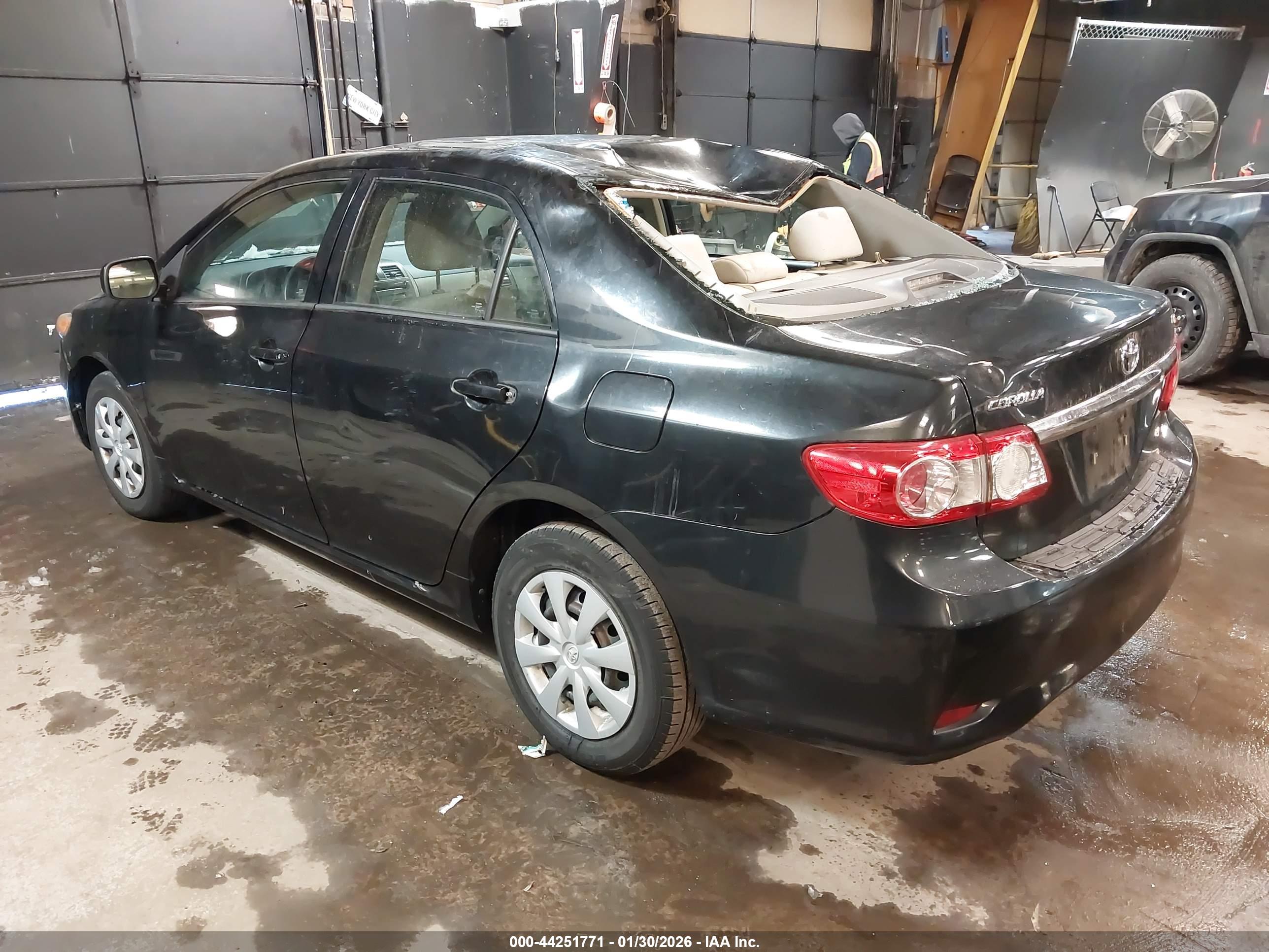 TOYOTA COROLLA image 3
