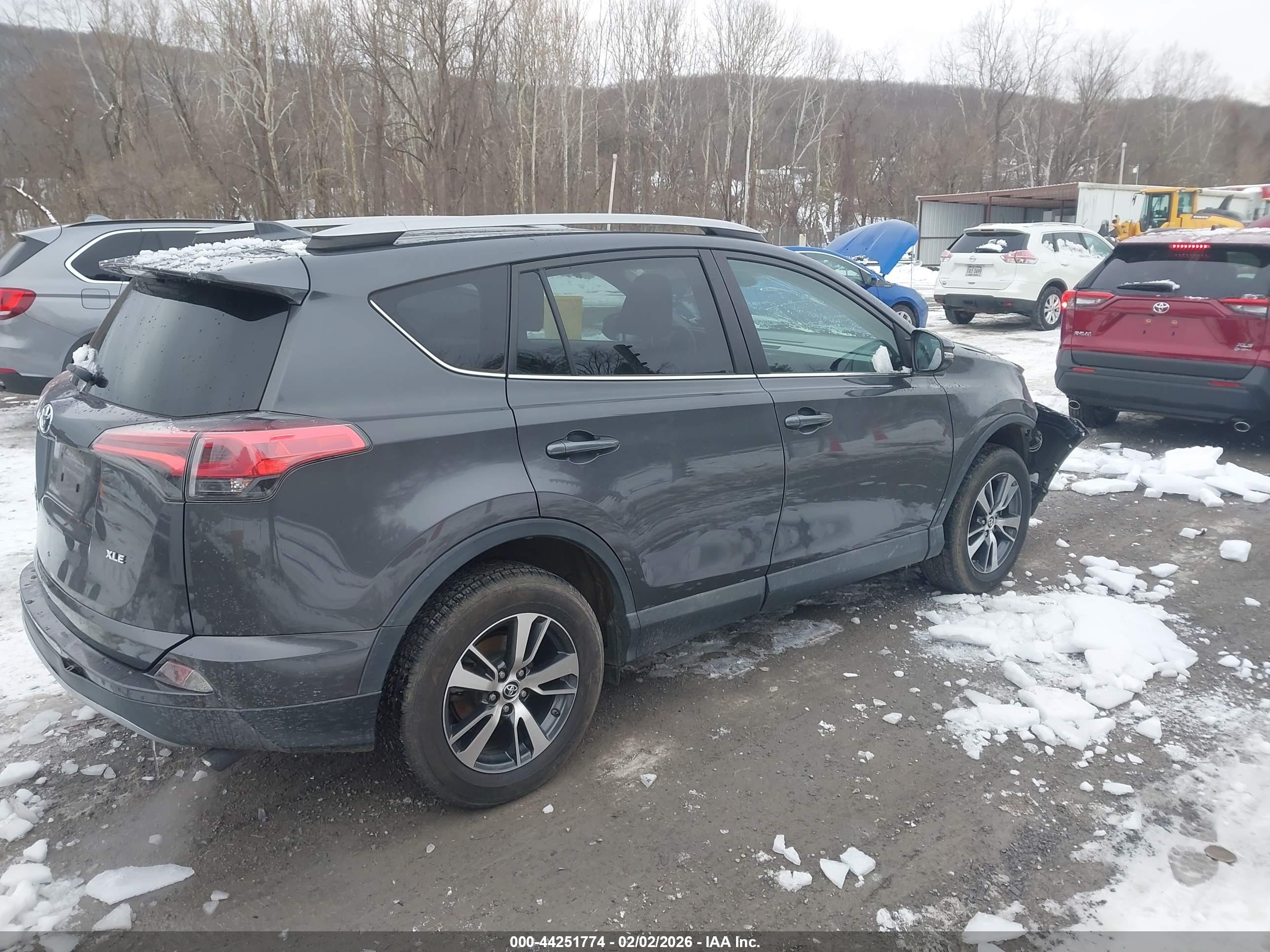 TOYOTA RAV4 image 4