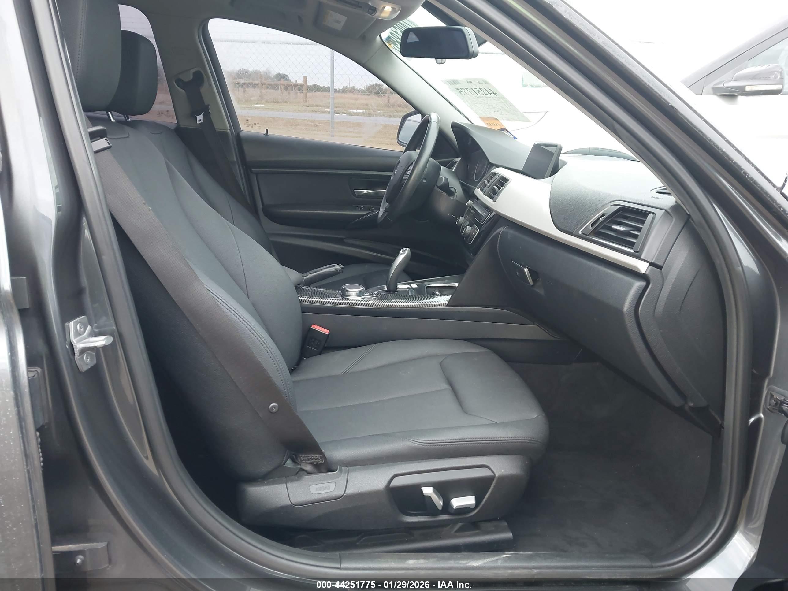 BMW 320I image 5