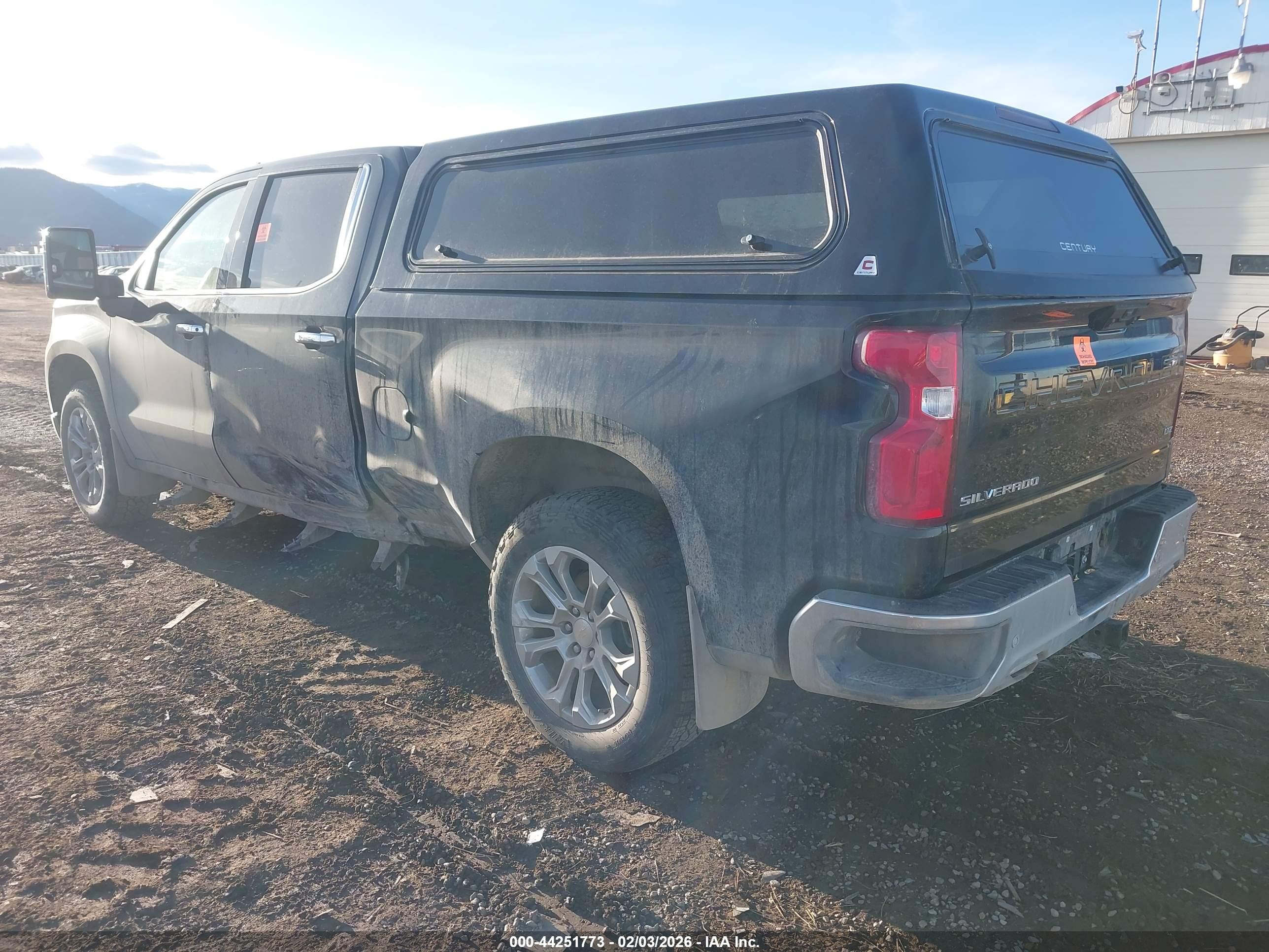 CHEVROLET SILVERADO image 3