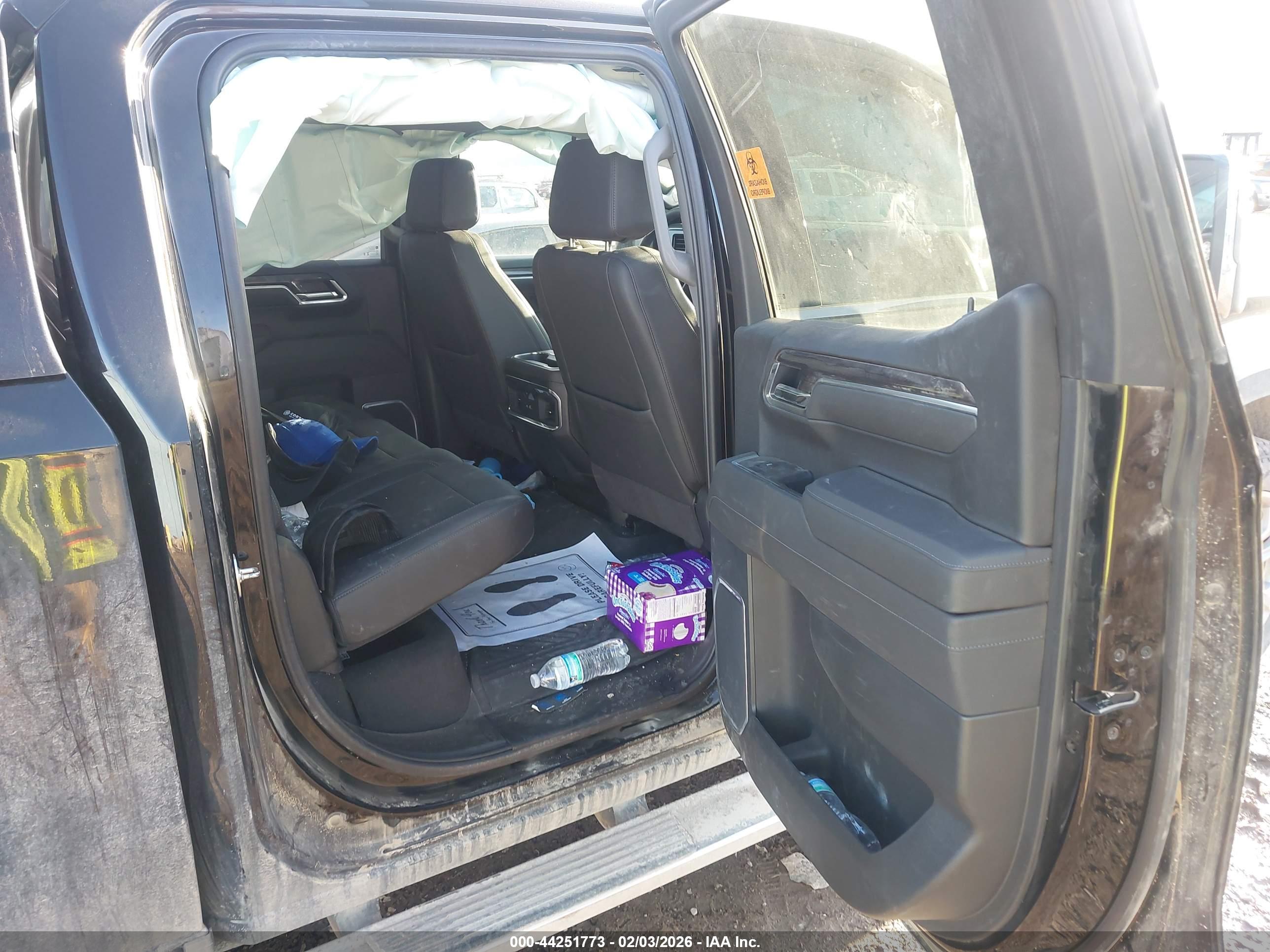 CHEVROLET SILVERADO image 8