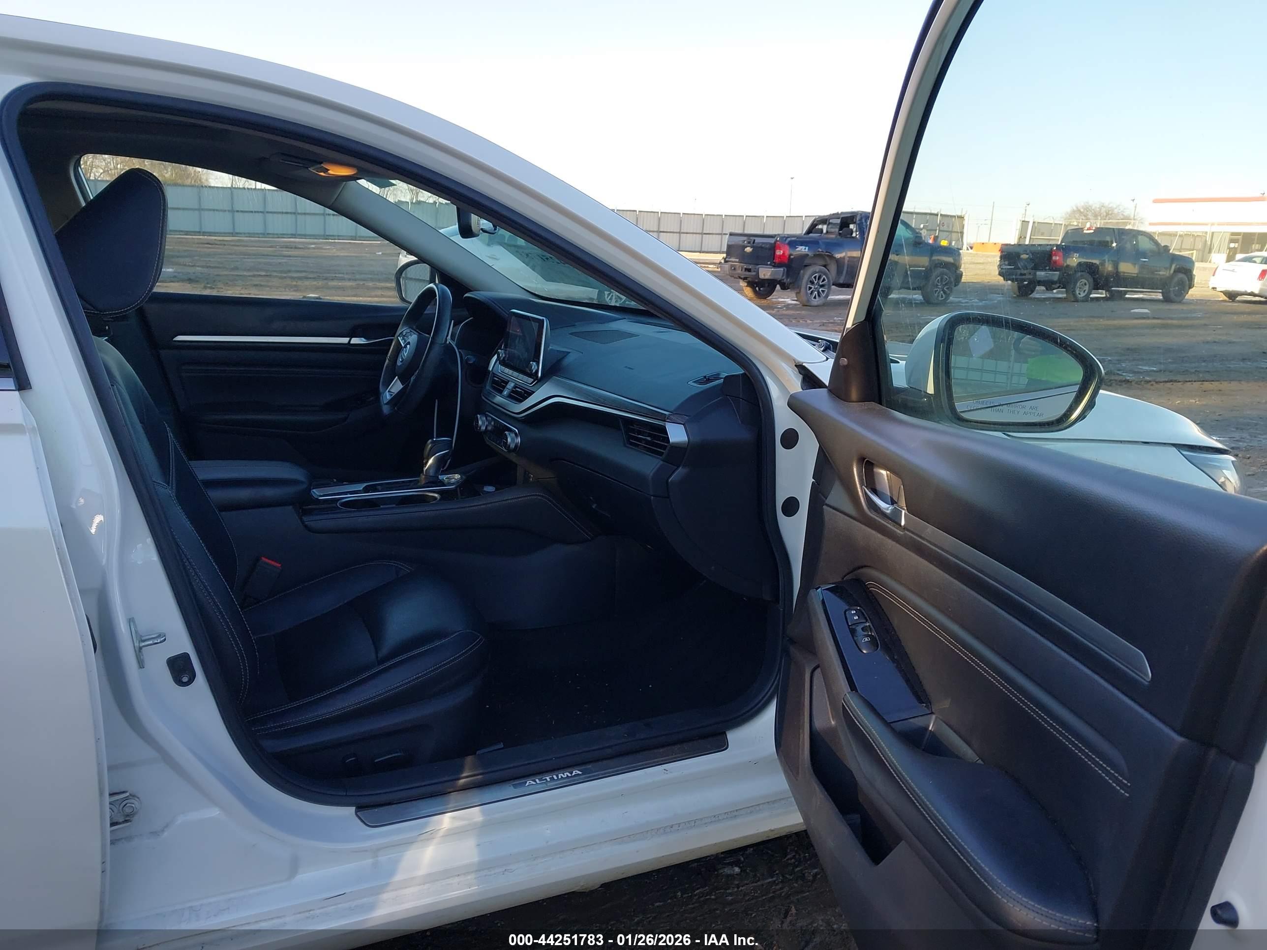 NISSAN ALTIMA image 5