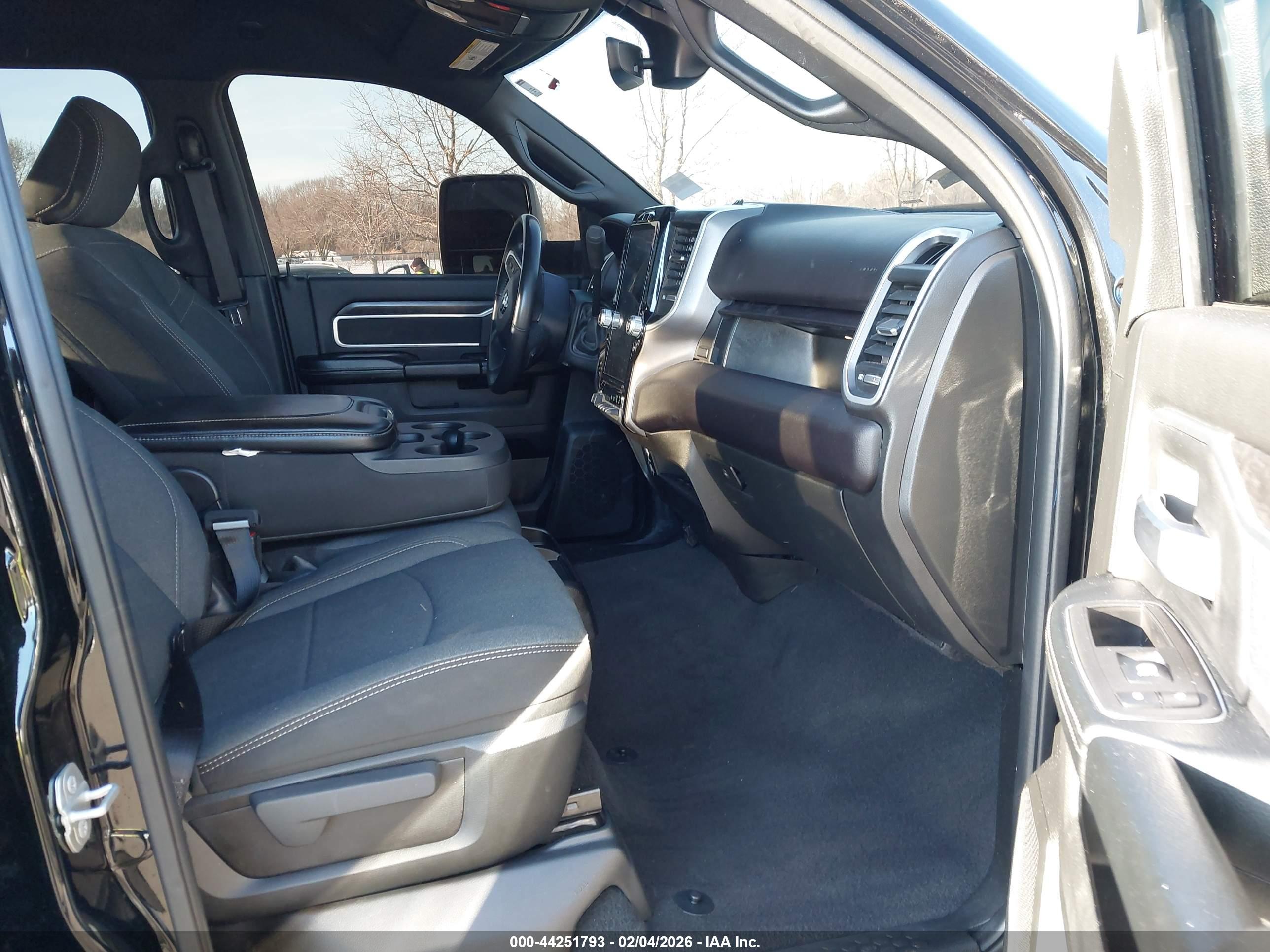 RAM 2500 image 5