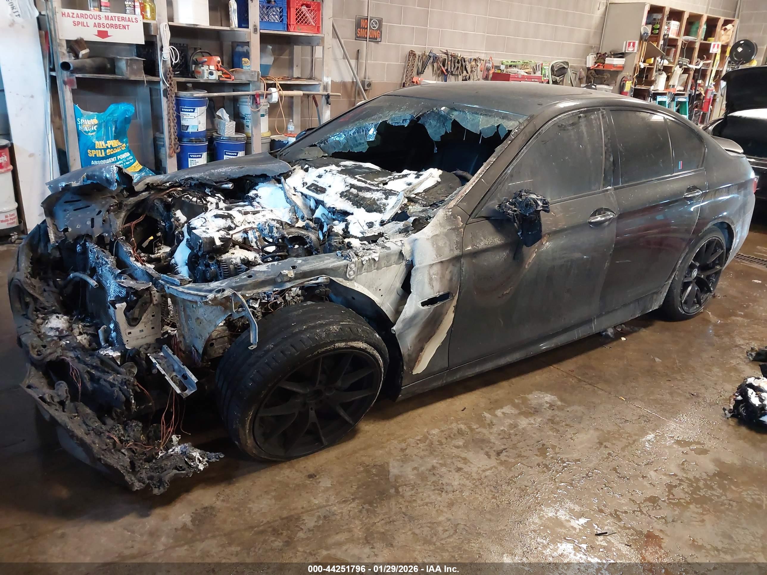 BMW 528I image 2