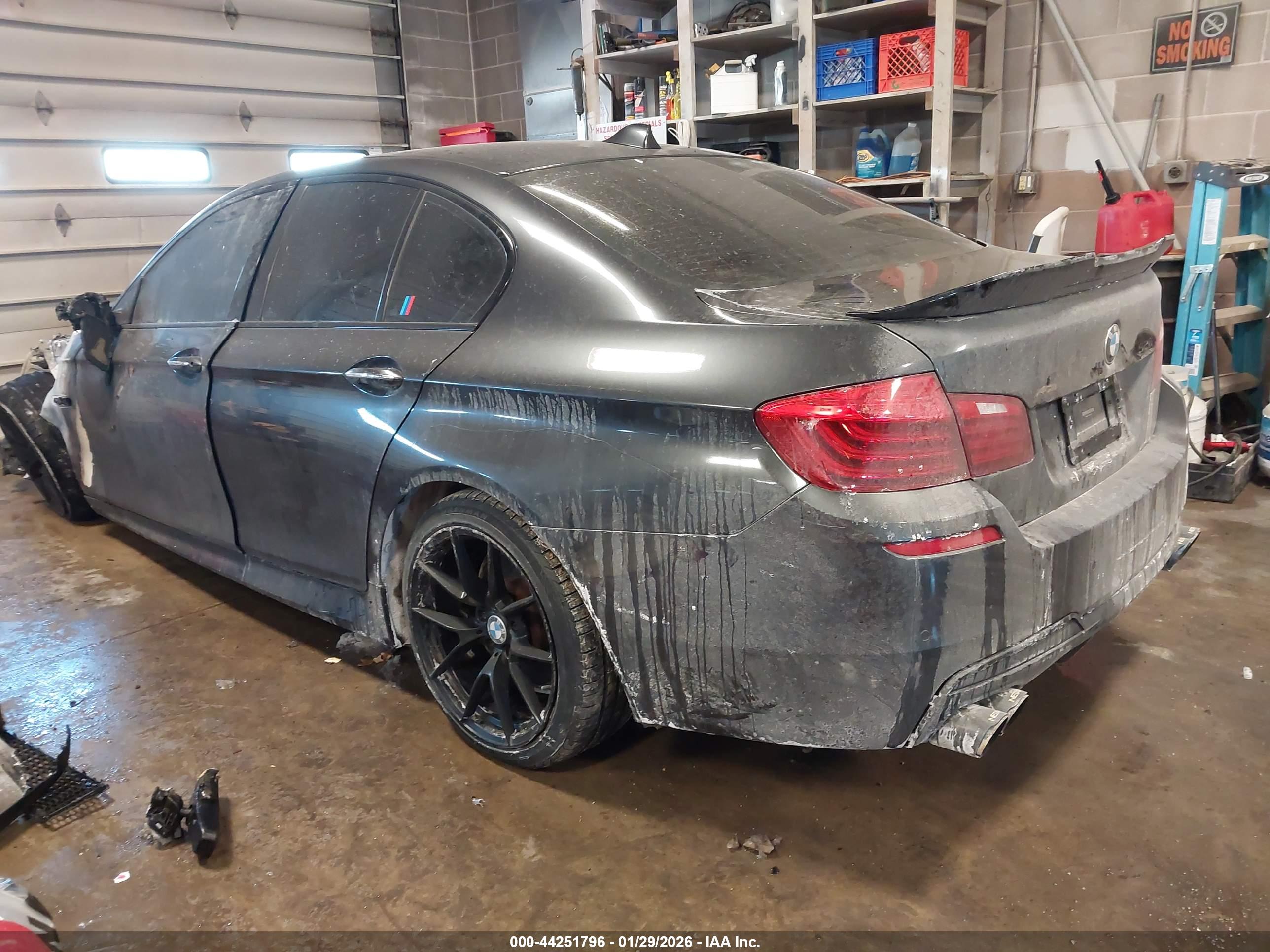 BMW 528I image 3