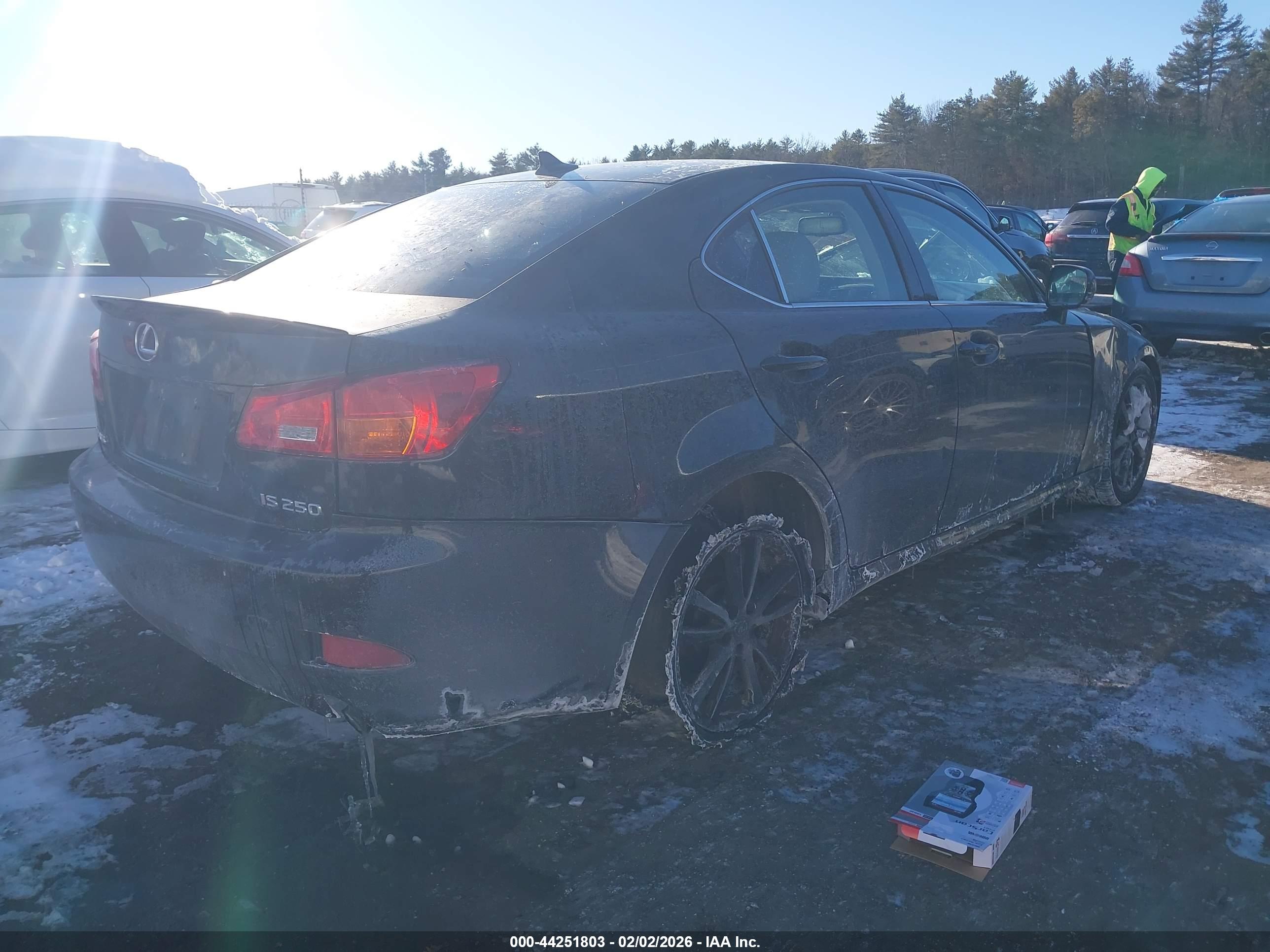 LEXUS IS image 4