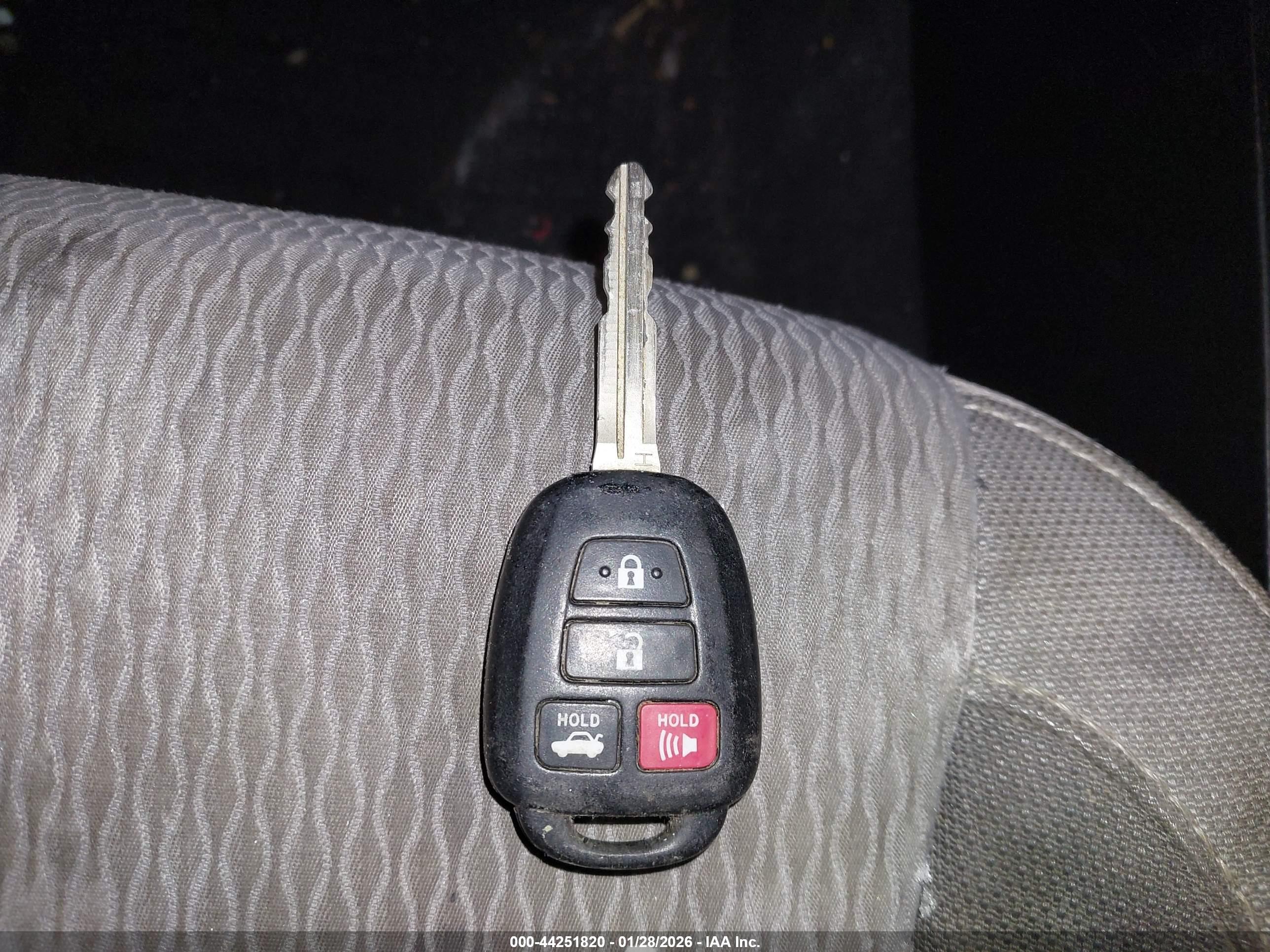 TOYOTA COROLLA image 11