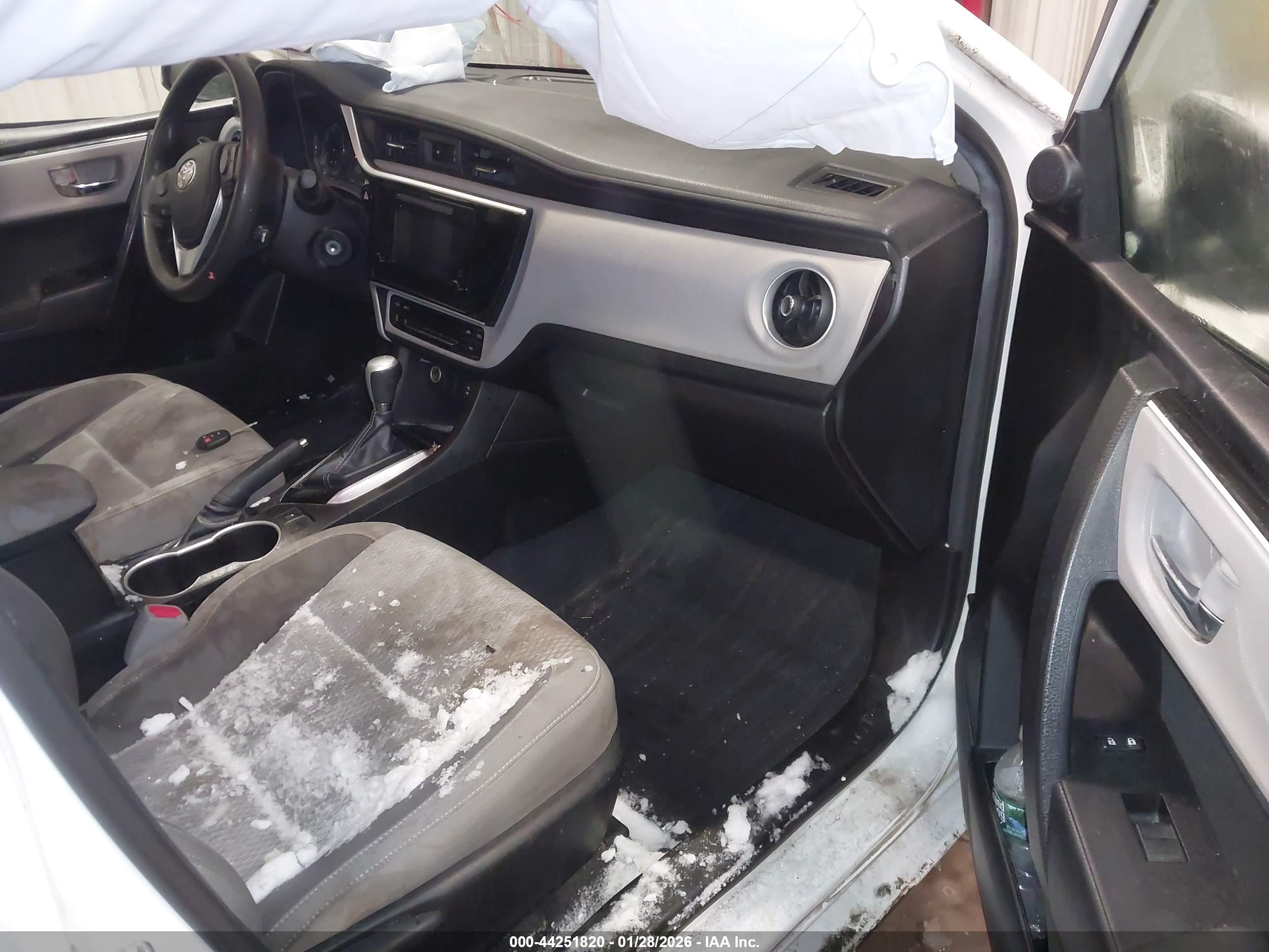 TOYOTA COROLLA image 5