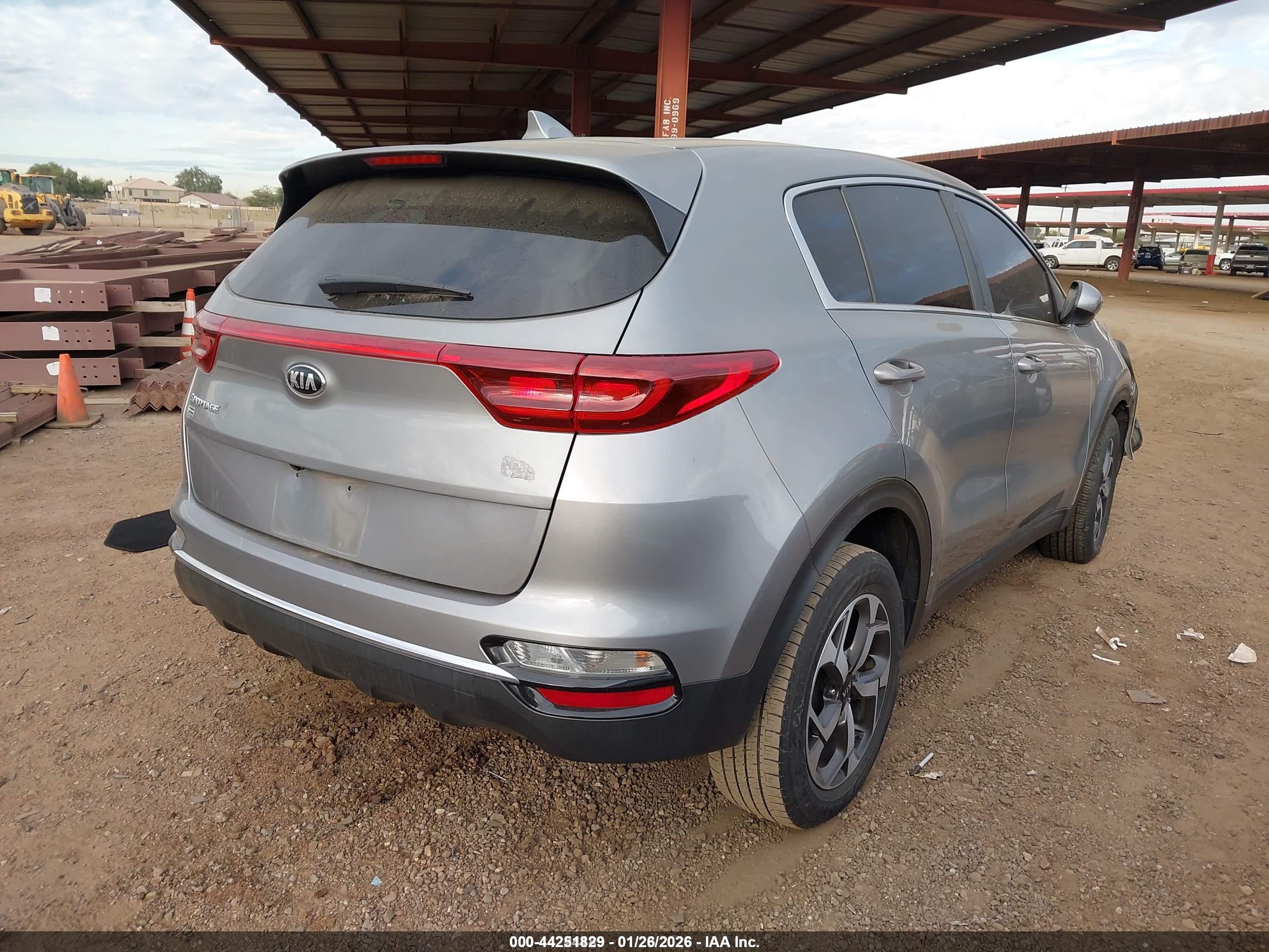 KIA SPORTAGE image 4