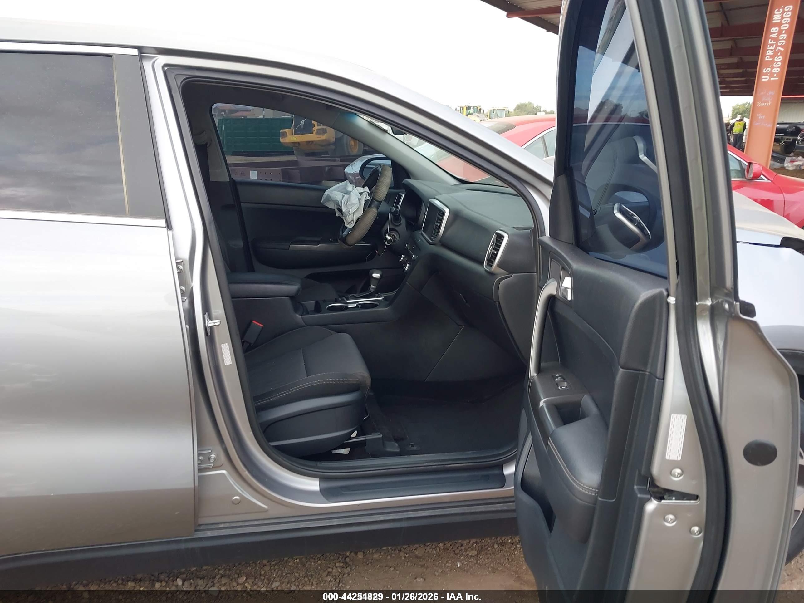KIA SPORTAGE image 5
