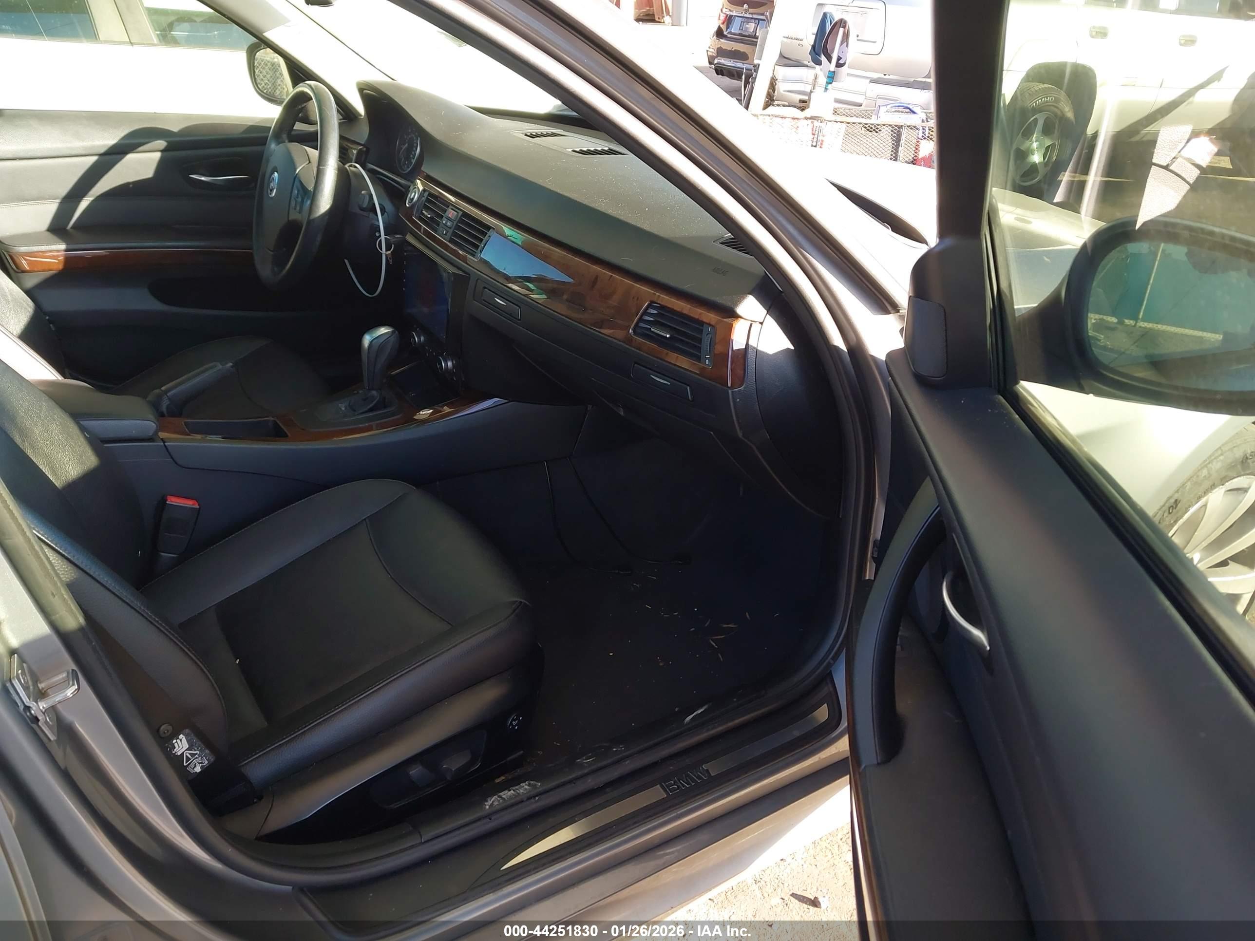 BMW 328I image 5