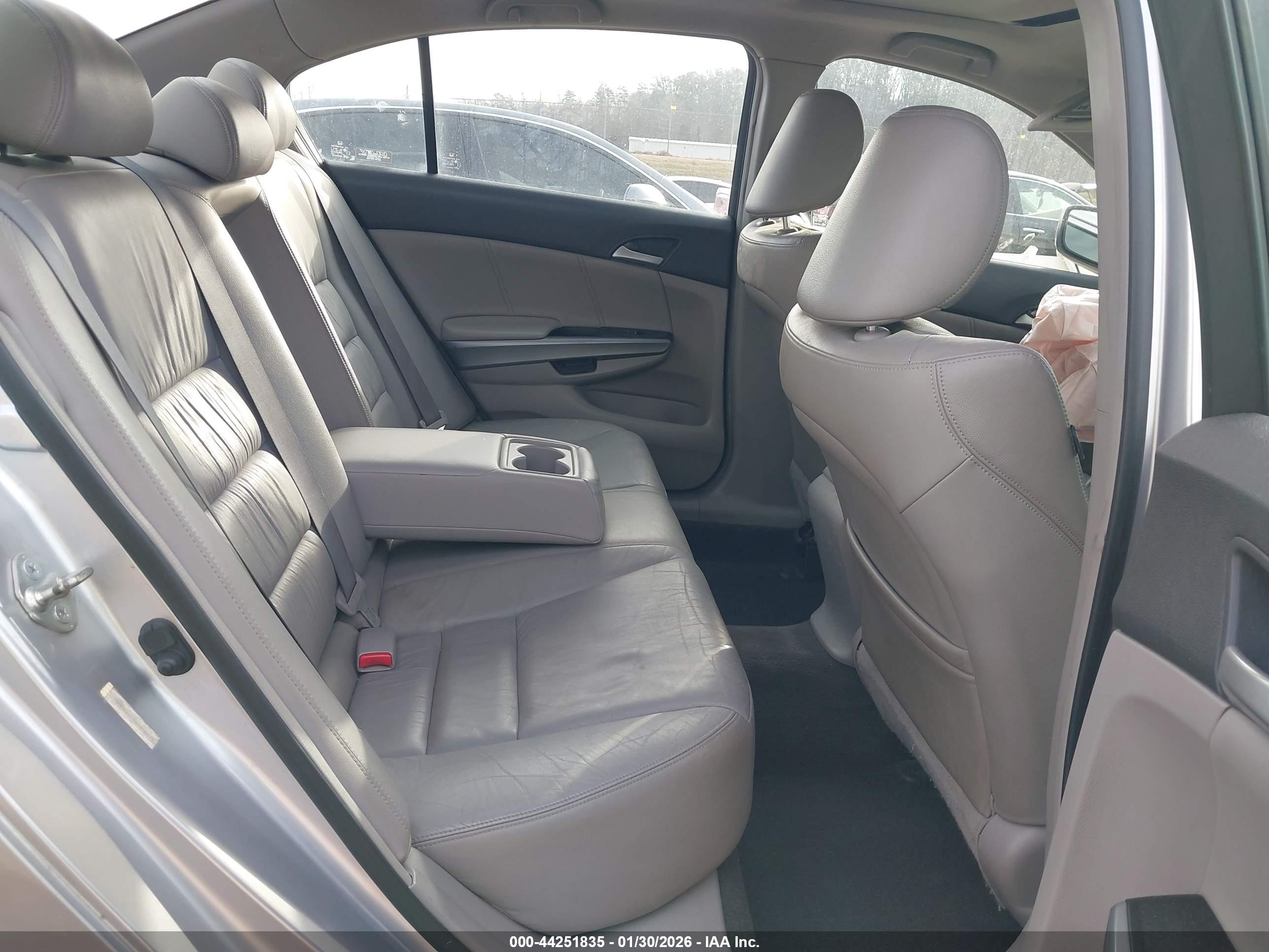 HONDA ACCORD image 8