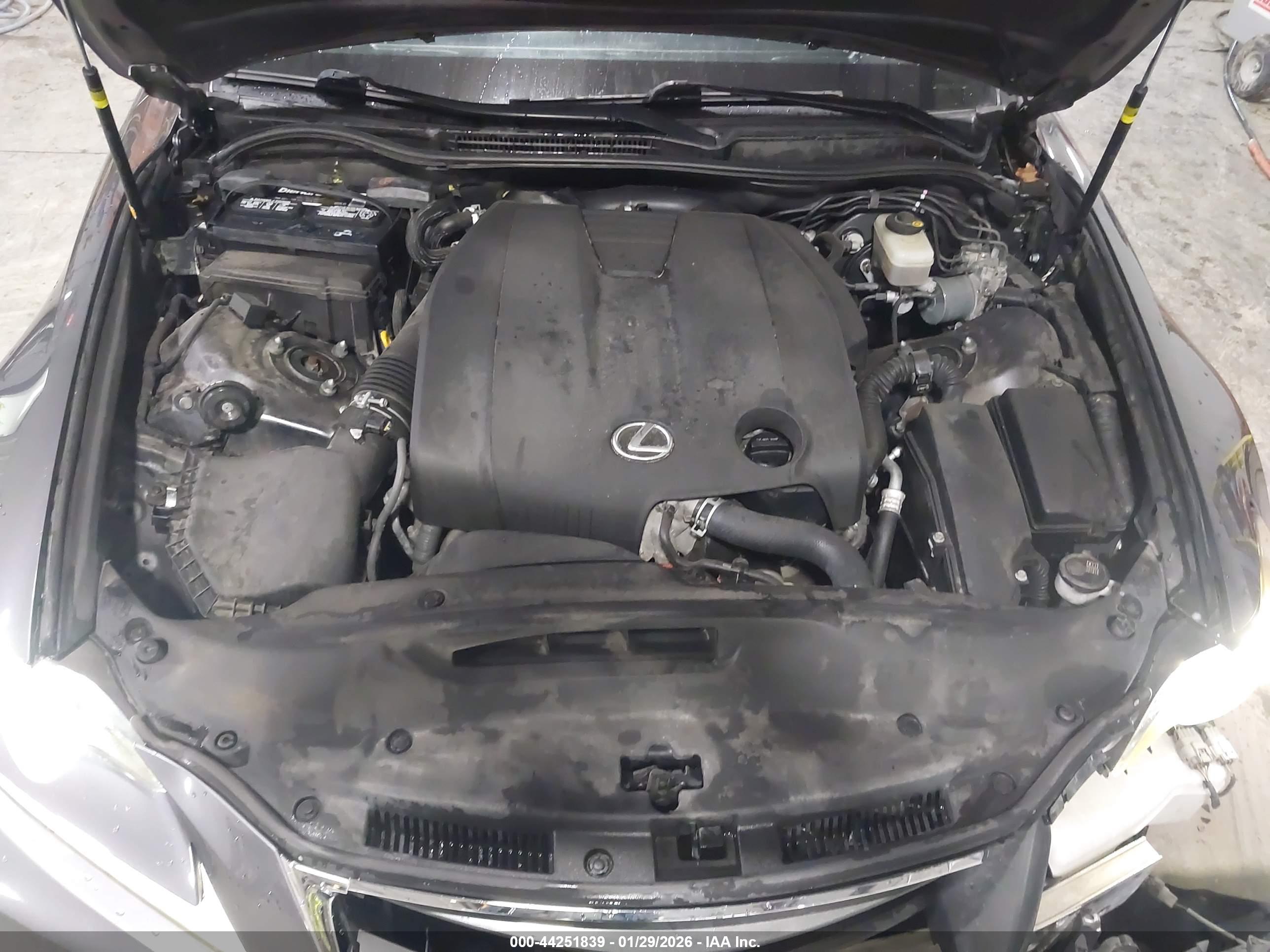 LEXUS IS image 10