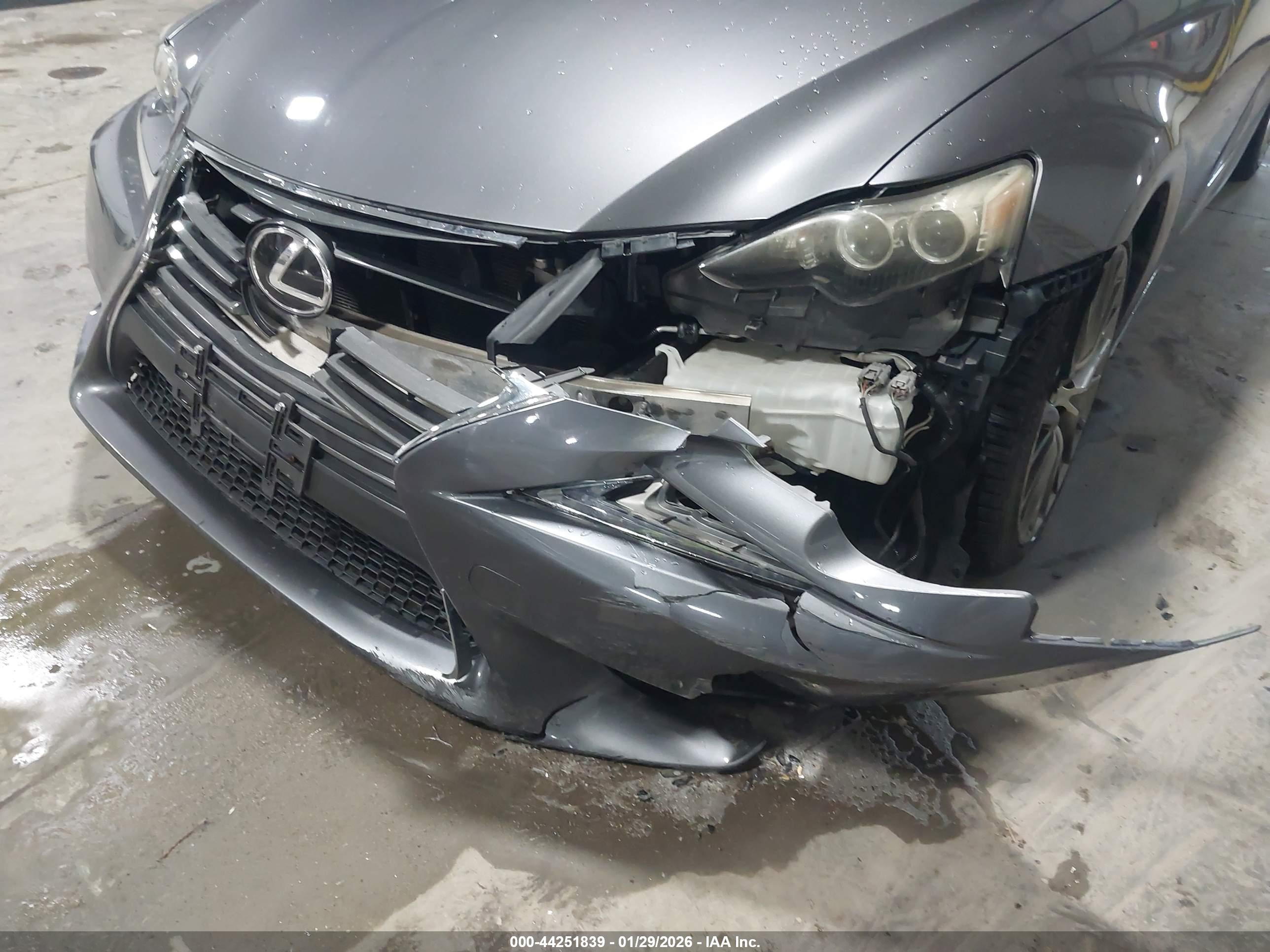 LEXUS IS image 6
