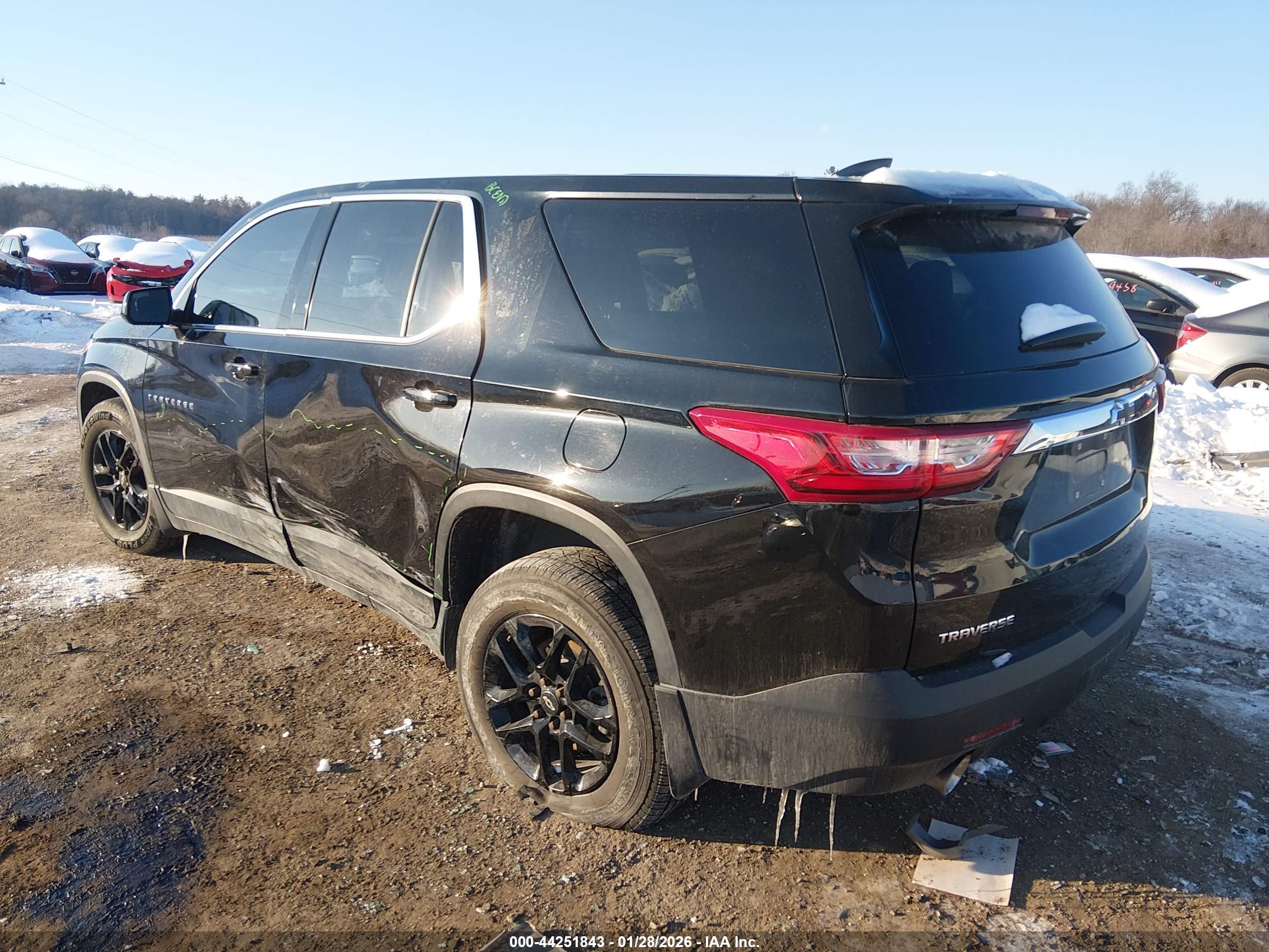 CHEVROLET TRAVERSE image 3