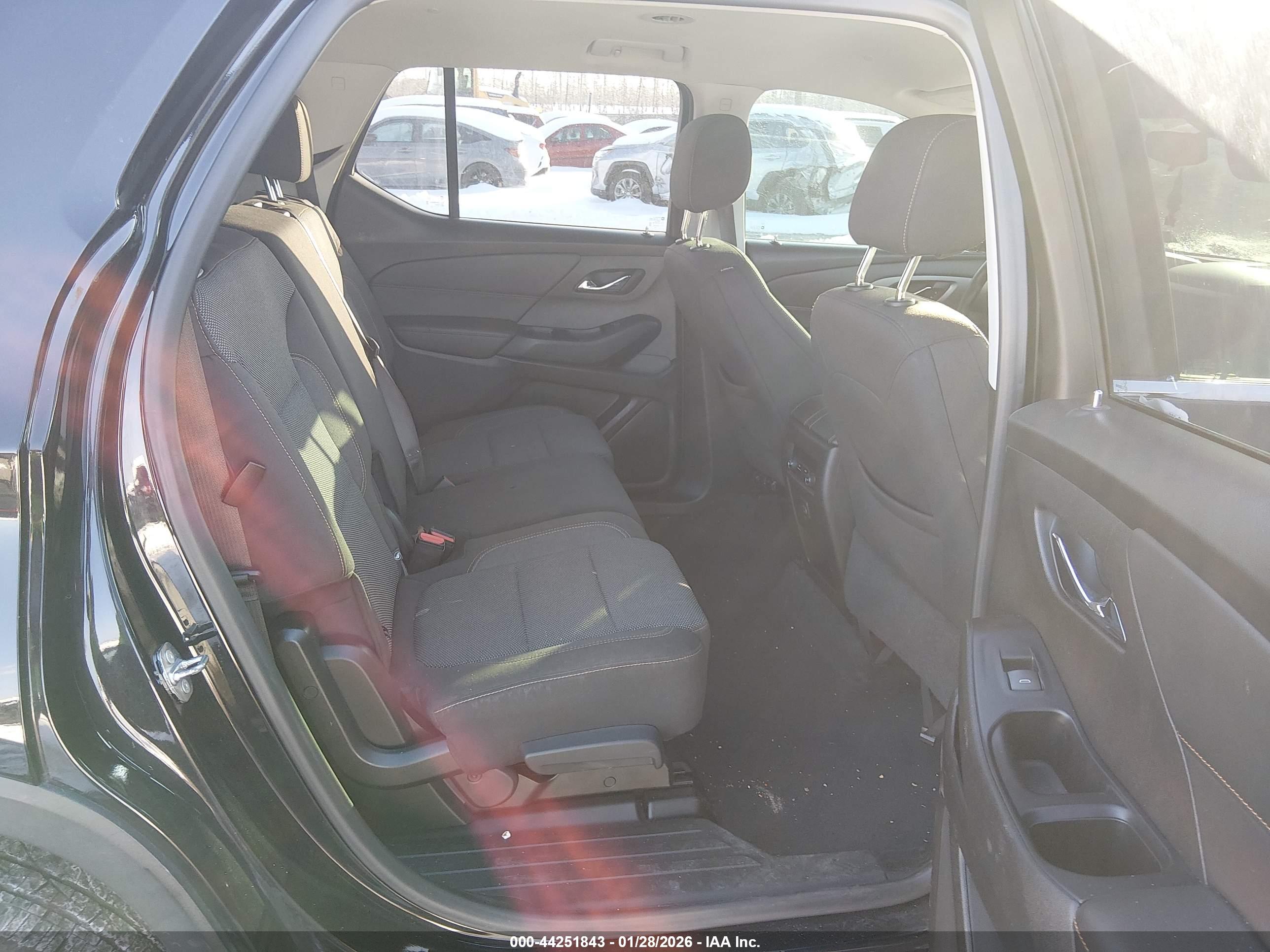 CHEVROLET TRAVERSE image 8