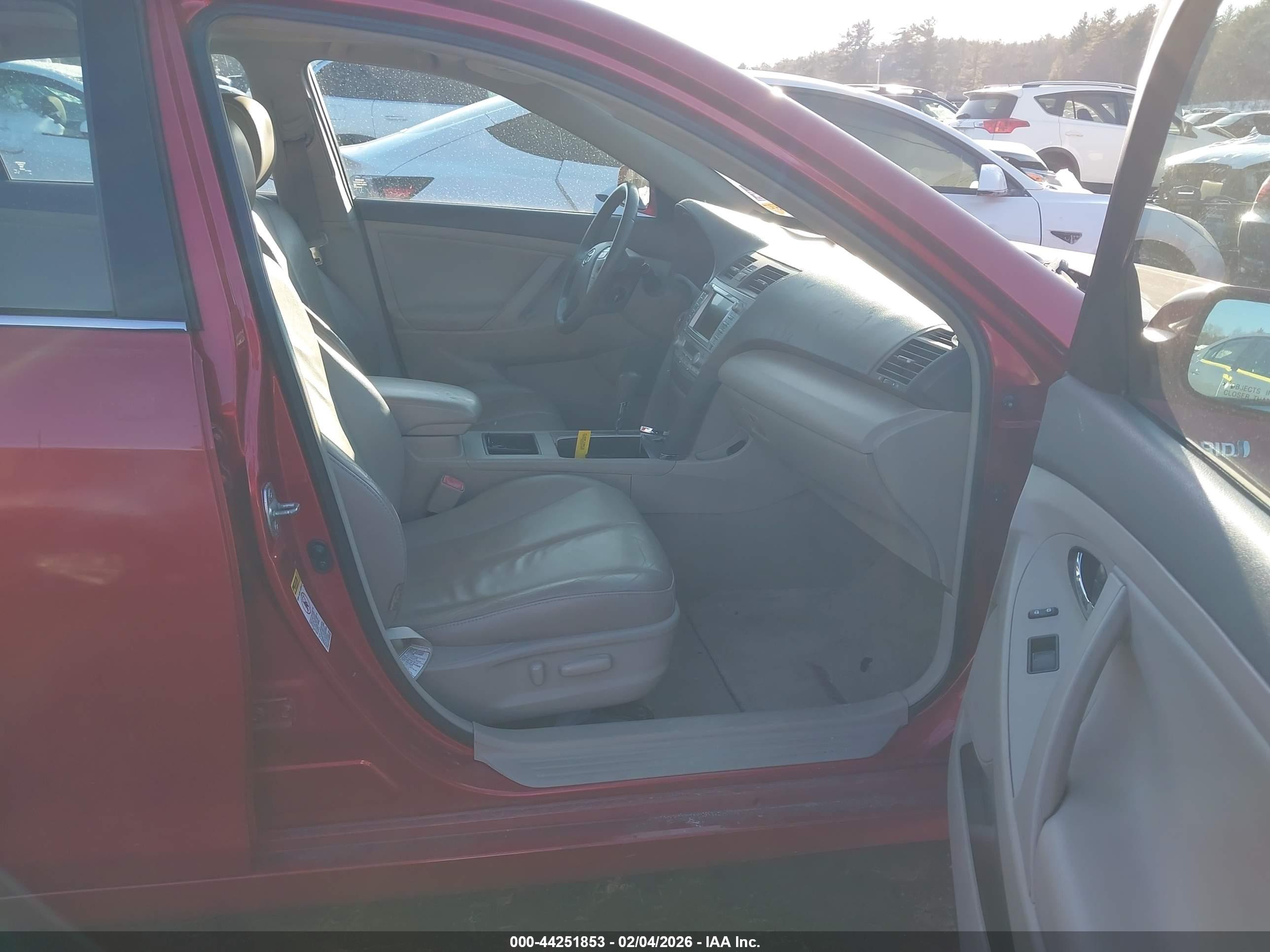 TOYOTA CAMRY image 5