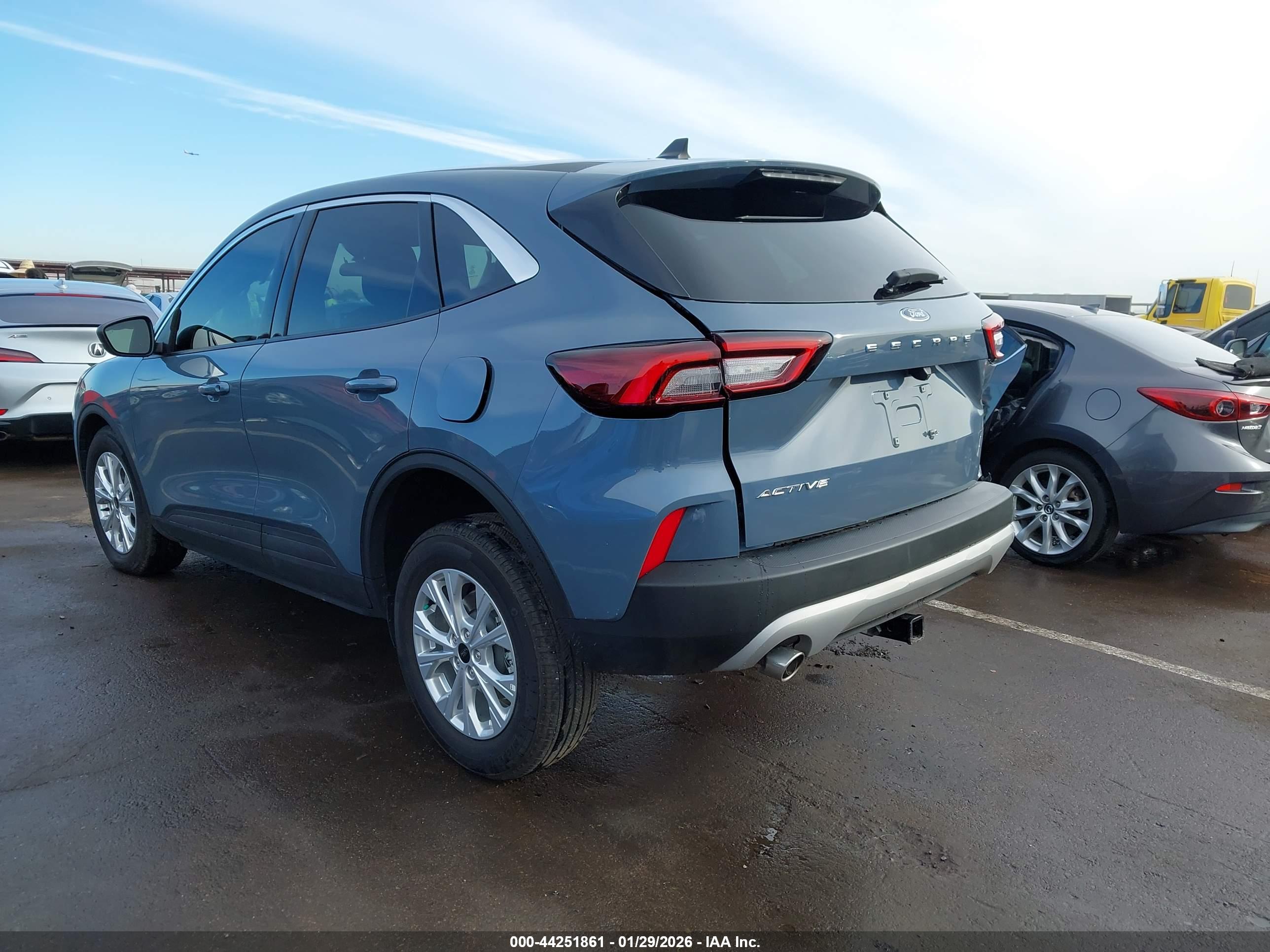 FORD ESCAPE image 3