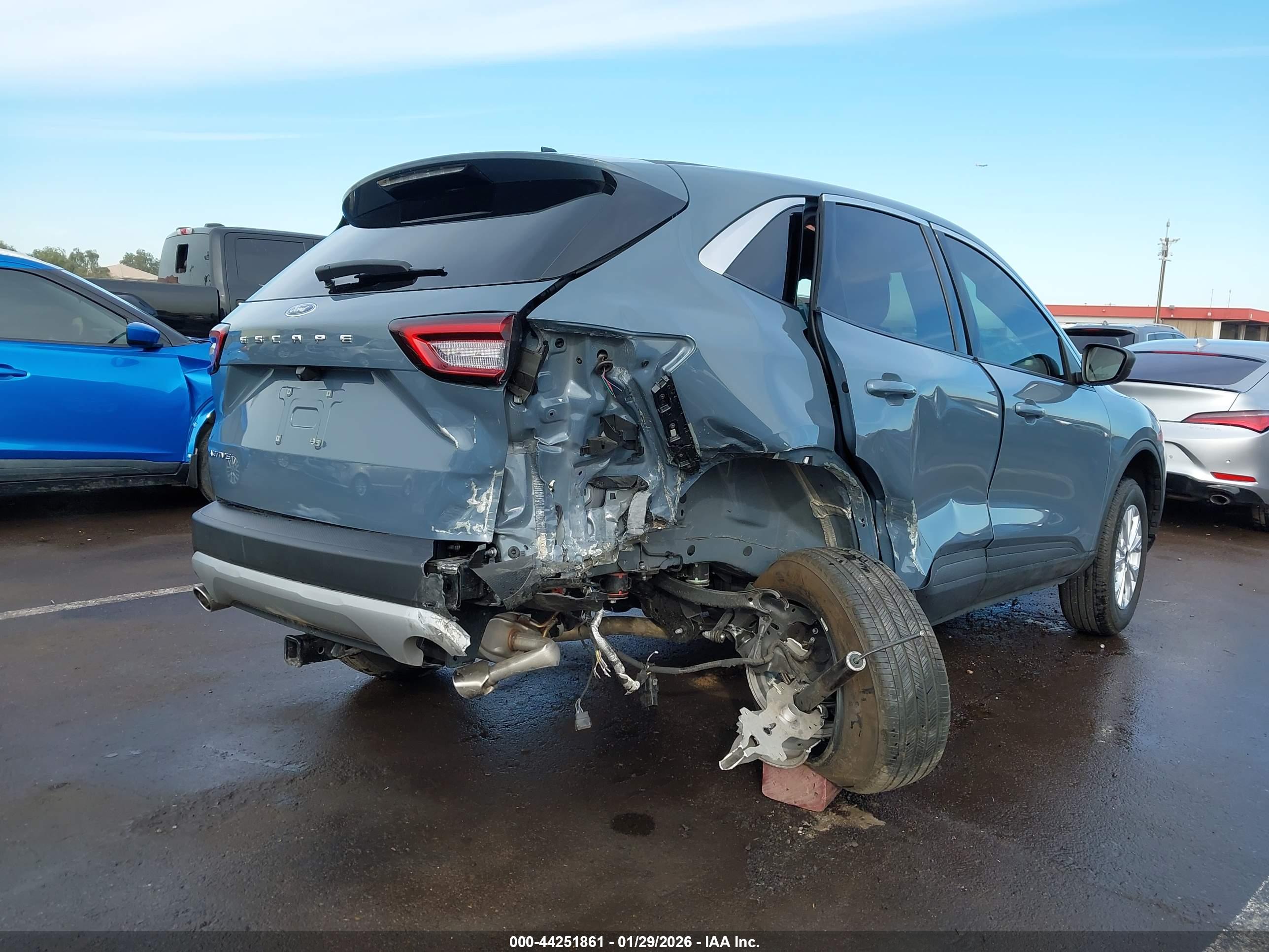 FORD ESCAPE image 4