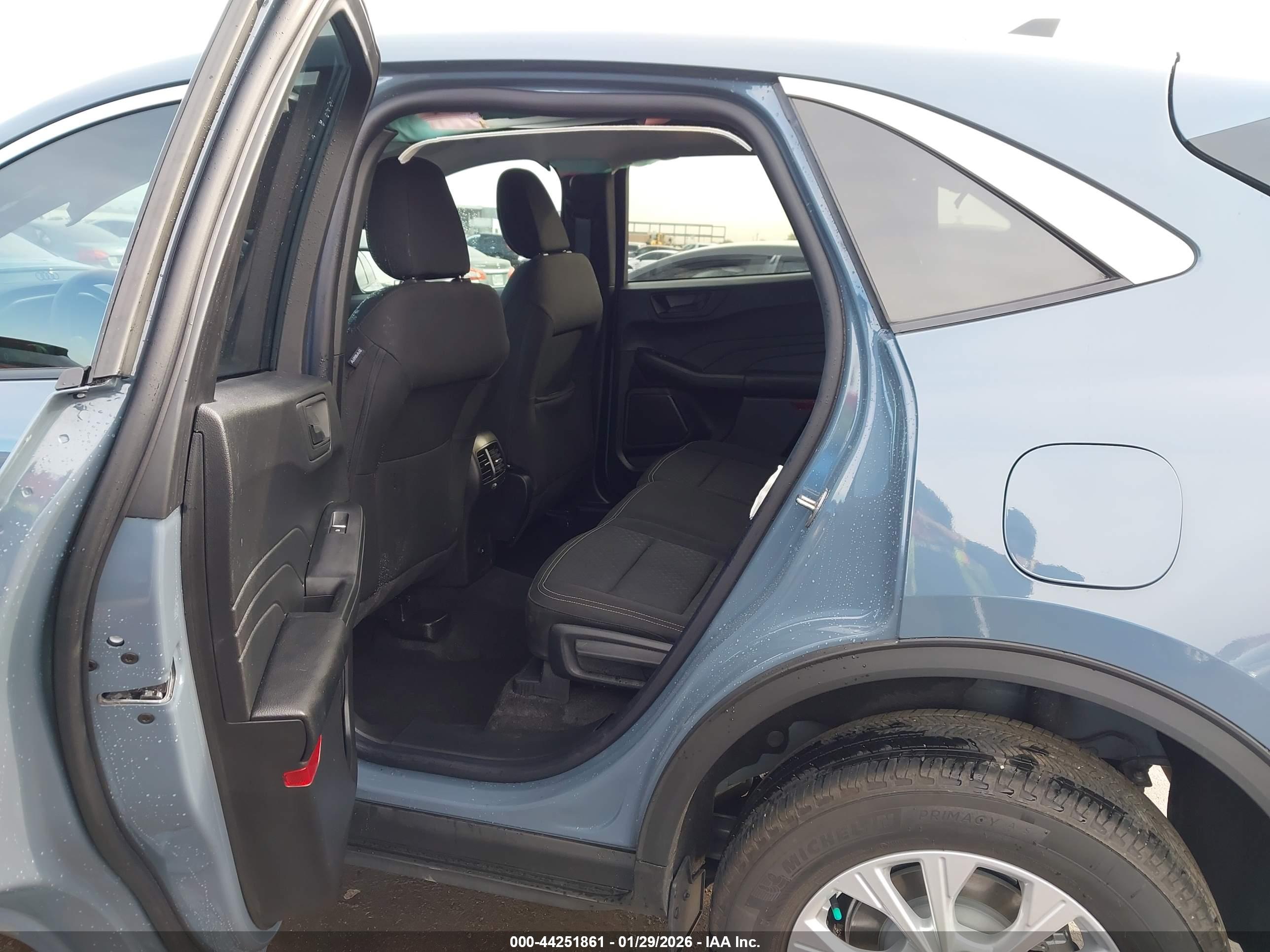 FORD ESCAPE image 8