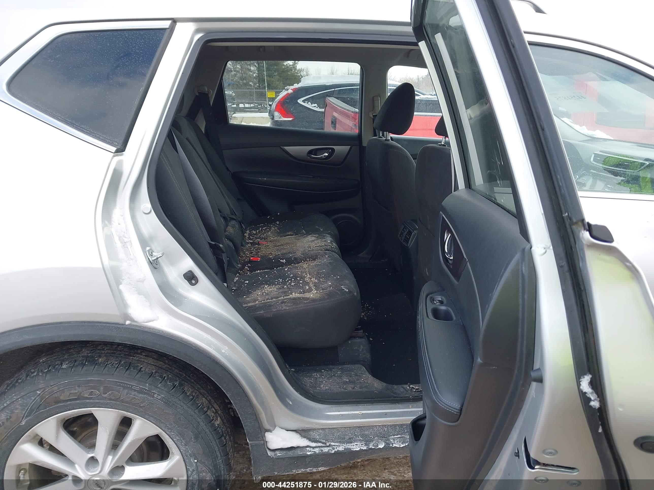 NISSAN ROGUE image 8