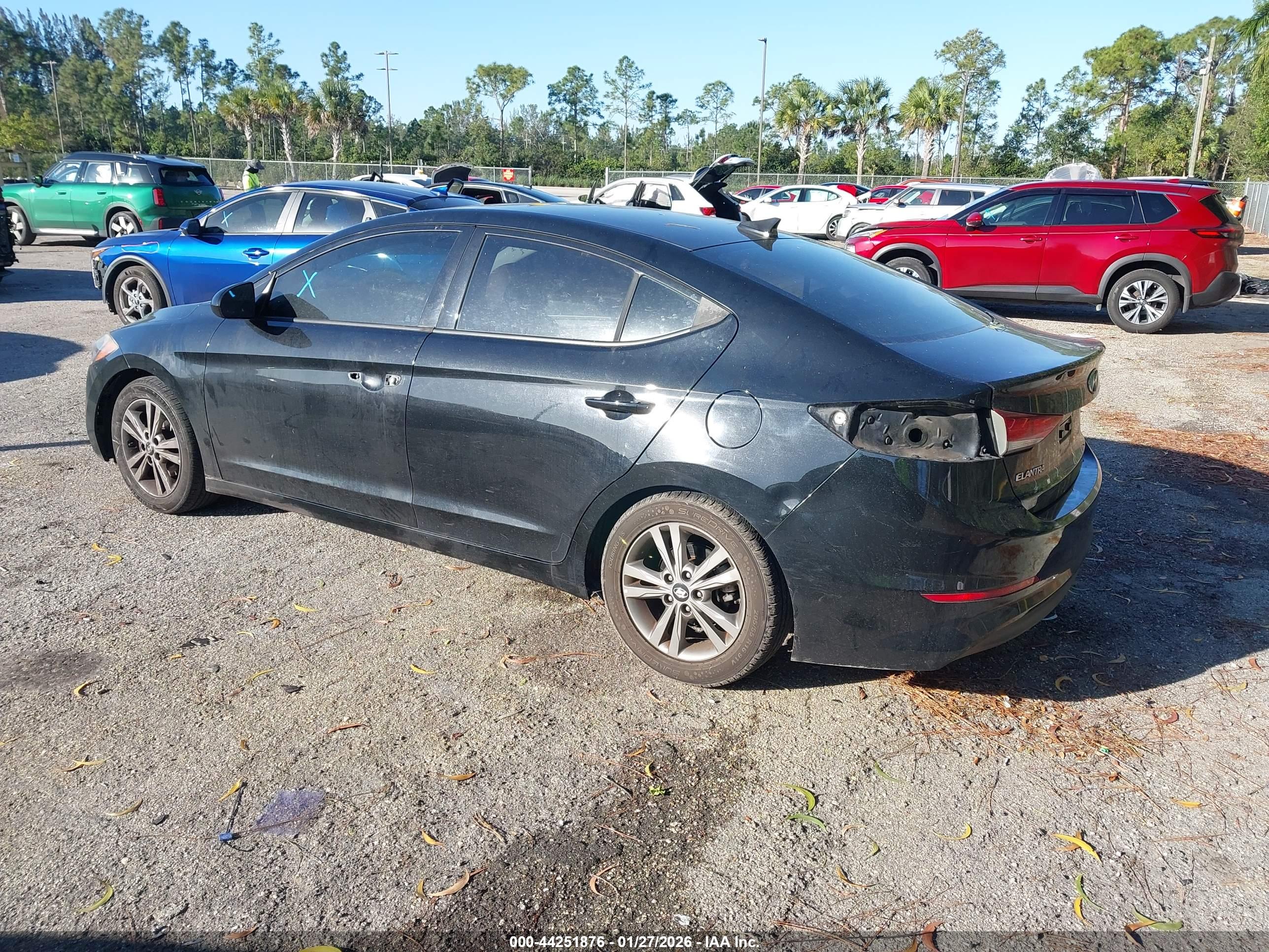 HYUNDAI ELANTRA image 3