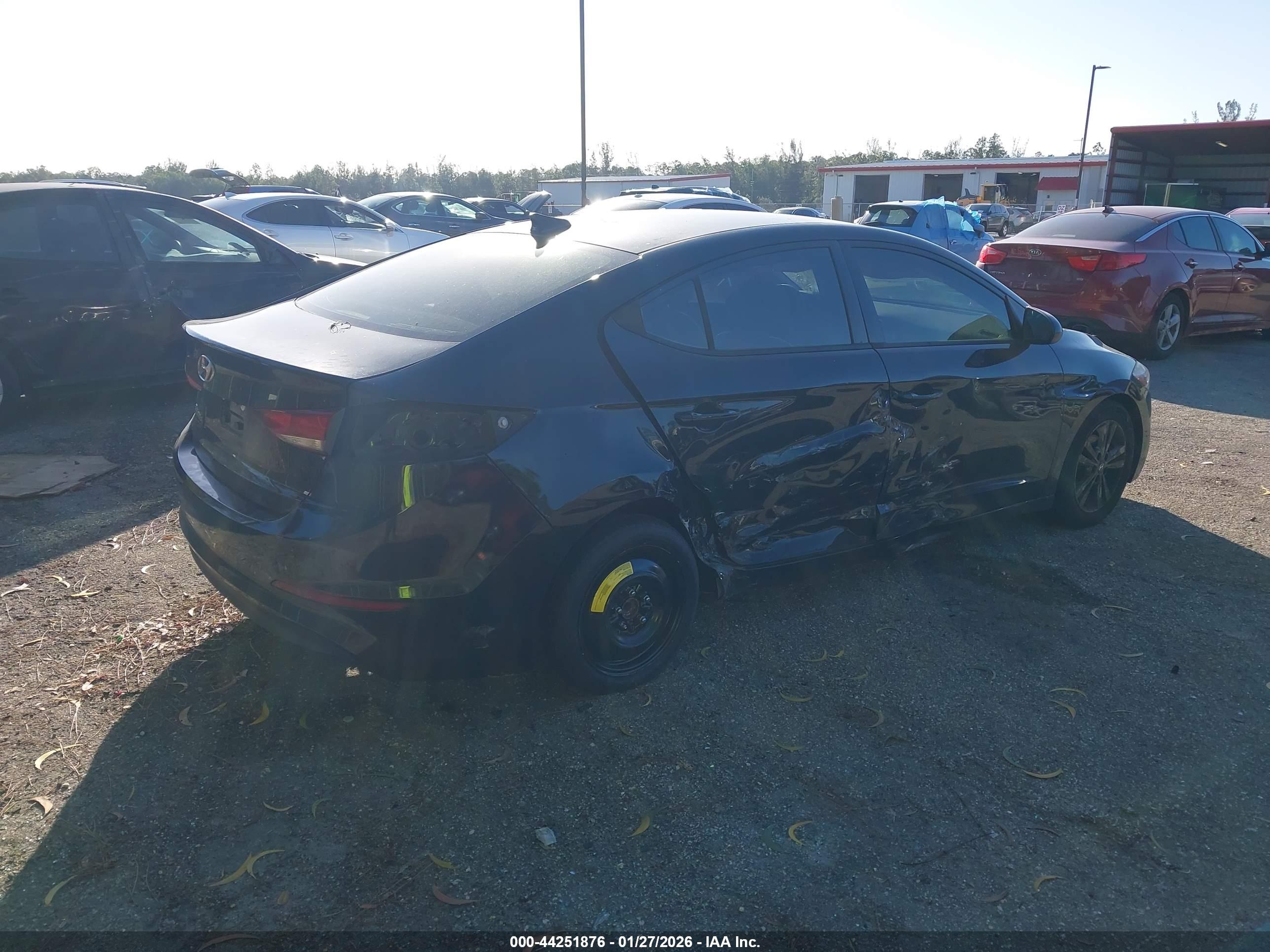 HYUNDAI ELANTRA image 4