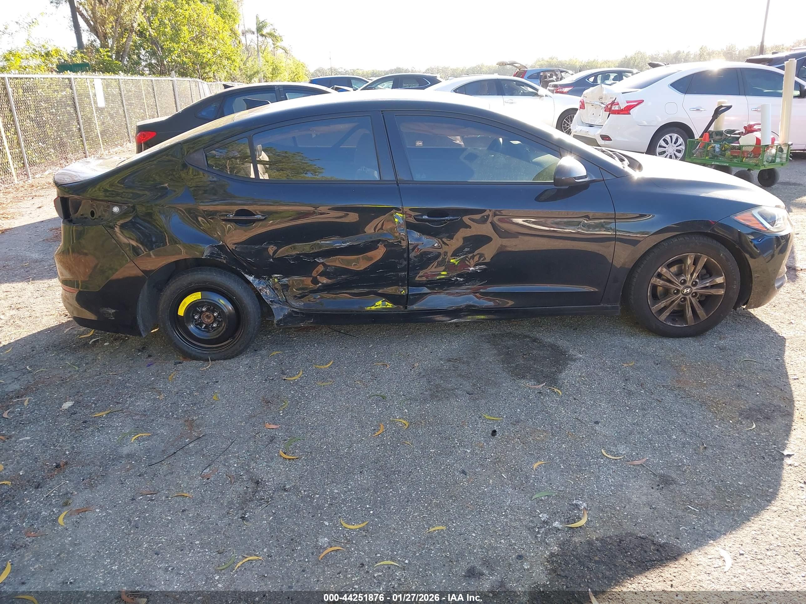 HYUNDAI ELANTRA image 6
